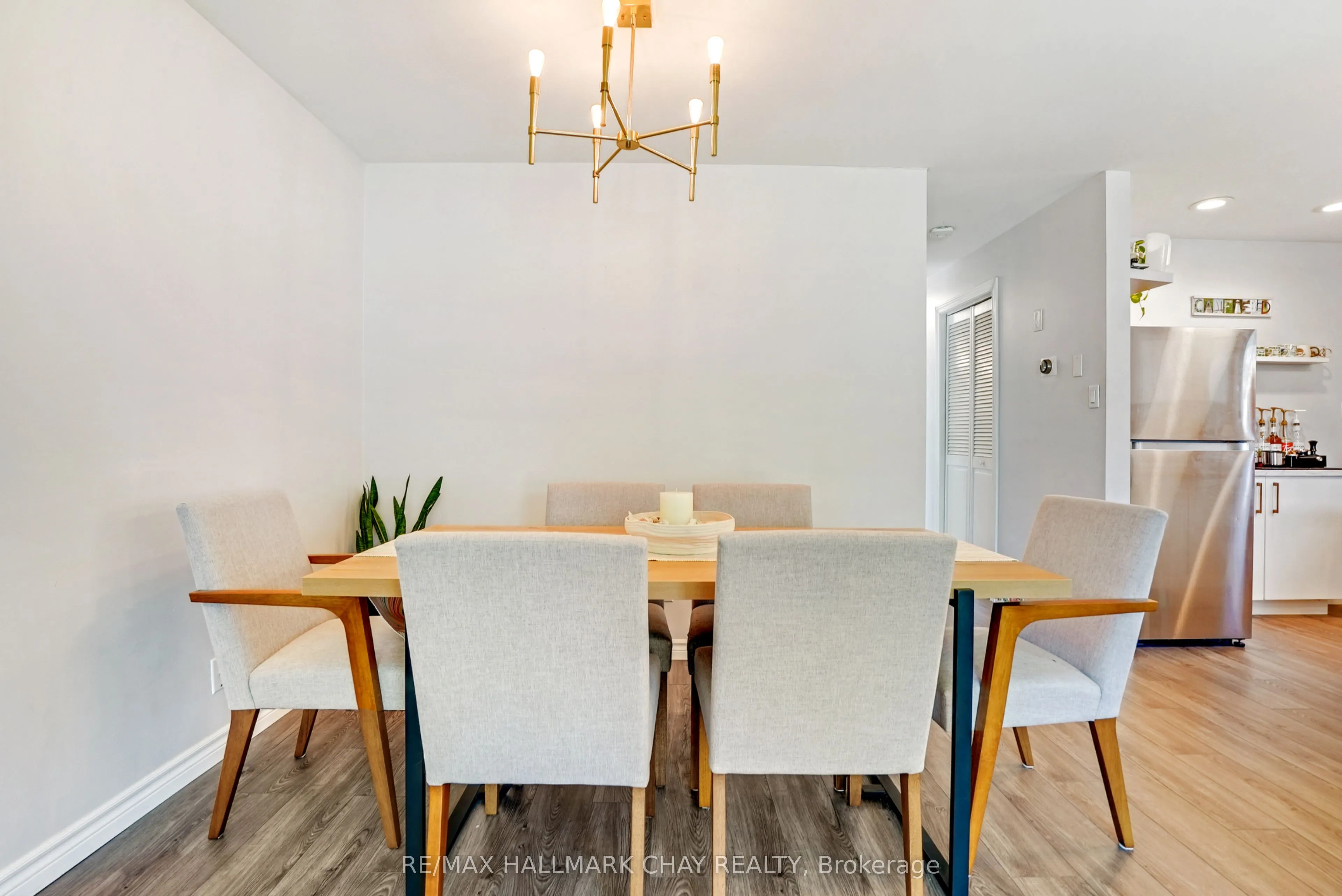 11 Daphne Crescent #UPPER