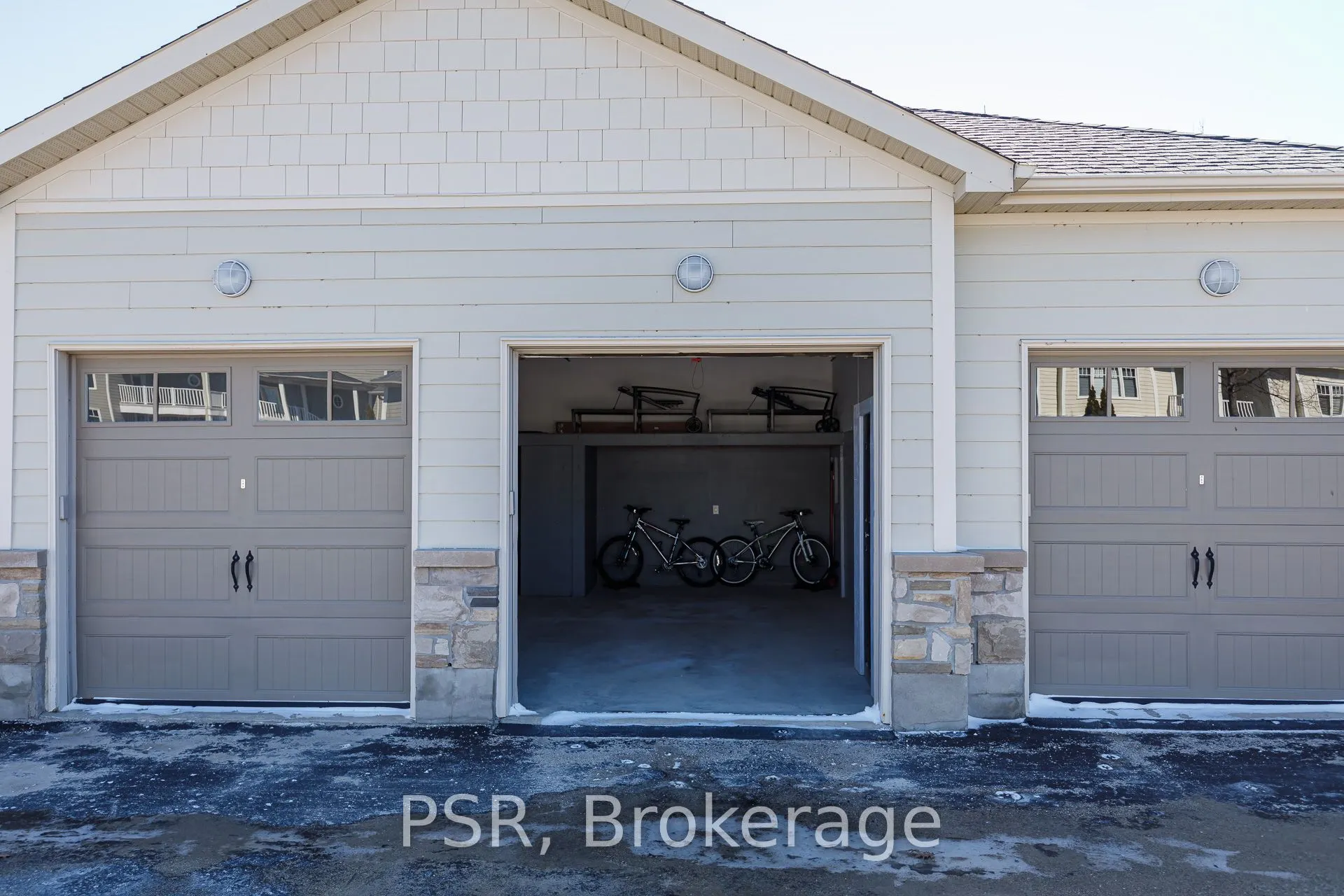 40 Trott Boulevard #306