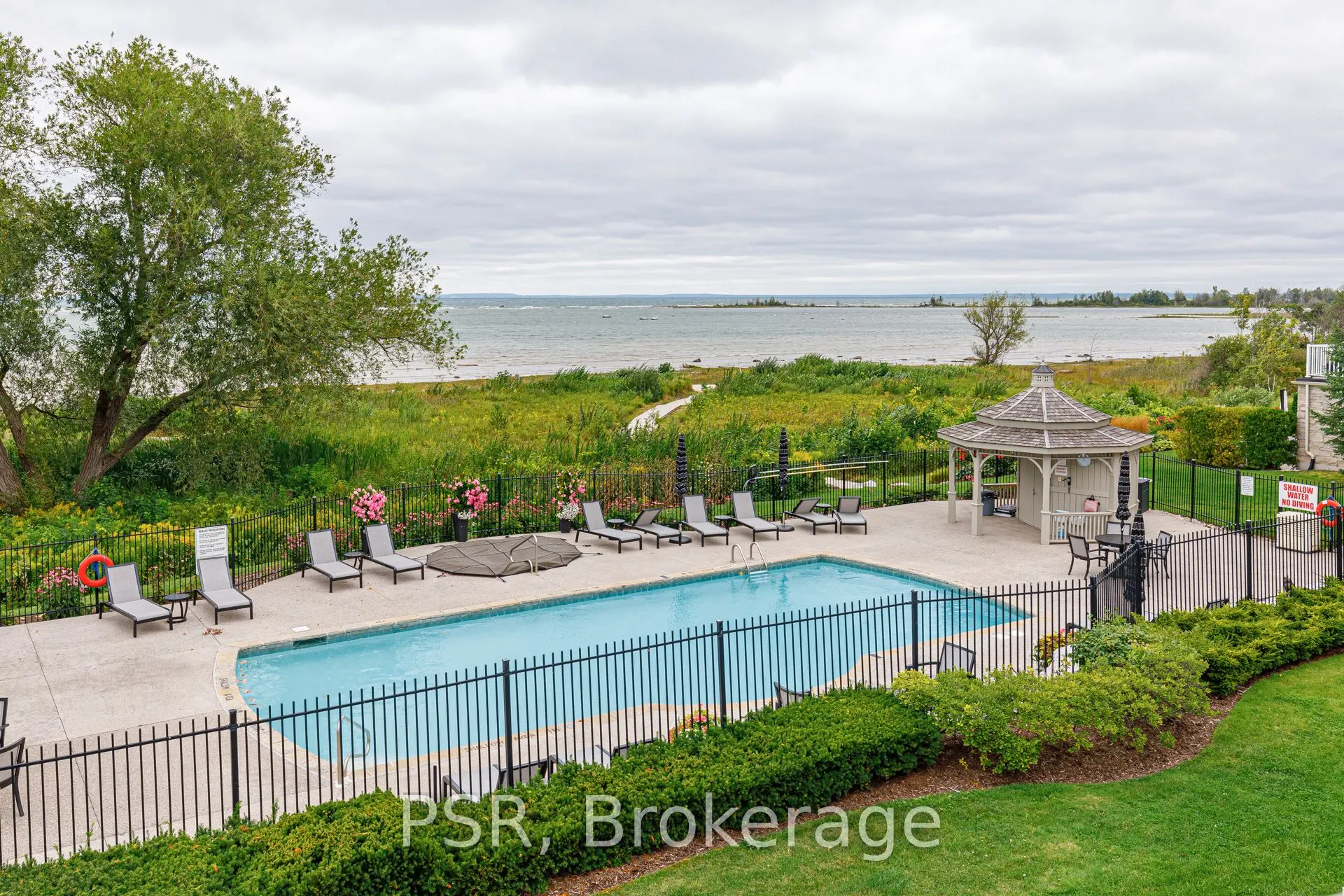 40 Trott Boulevard #306