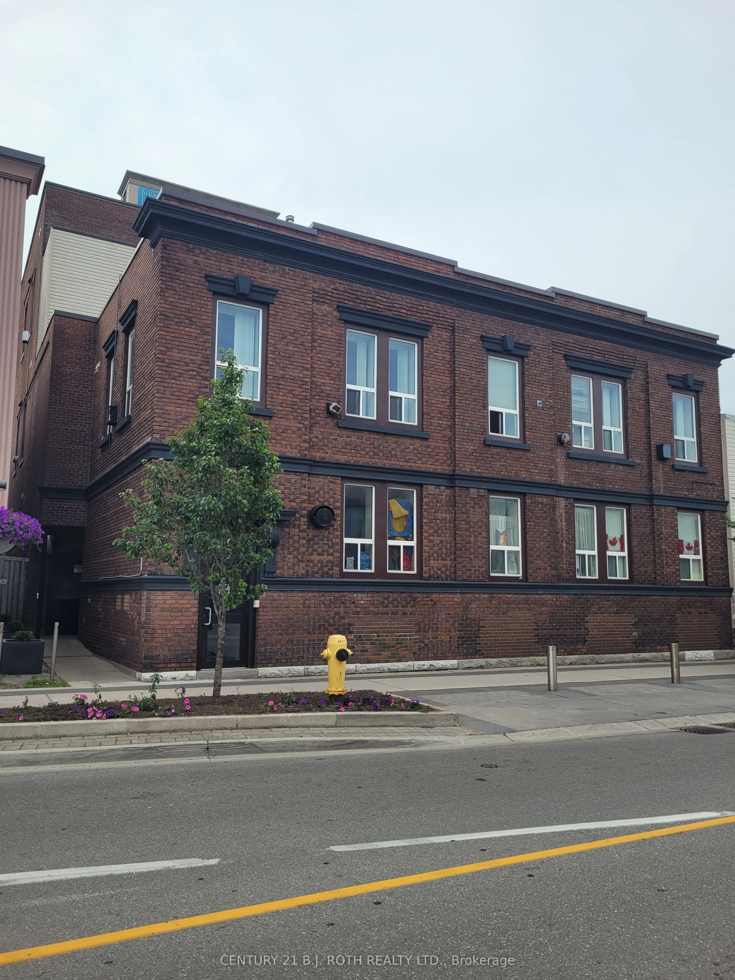 19 Dunlop Street W #203