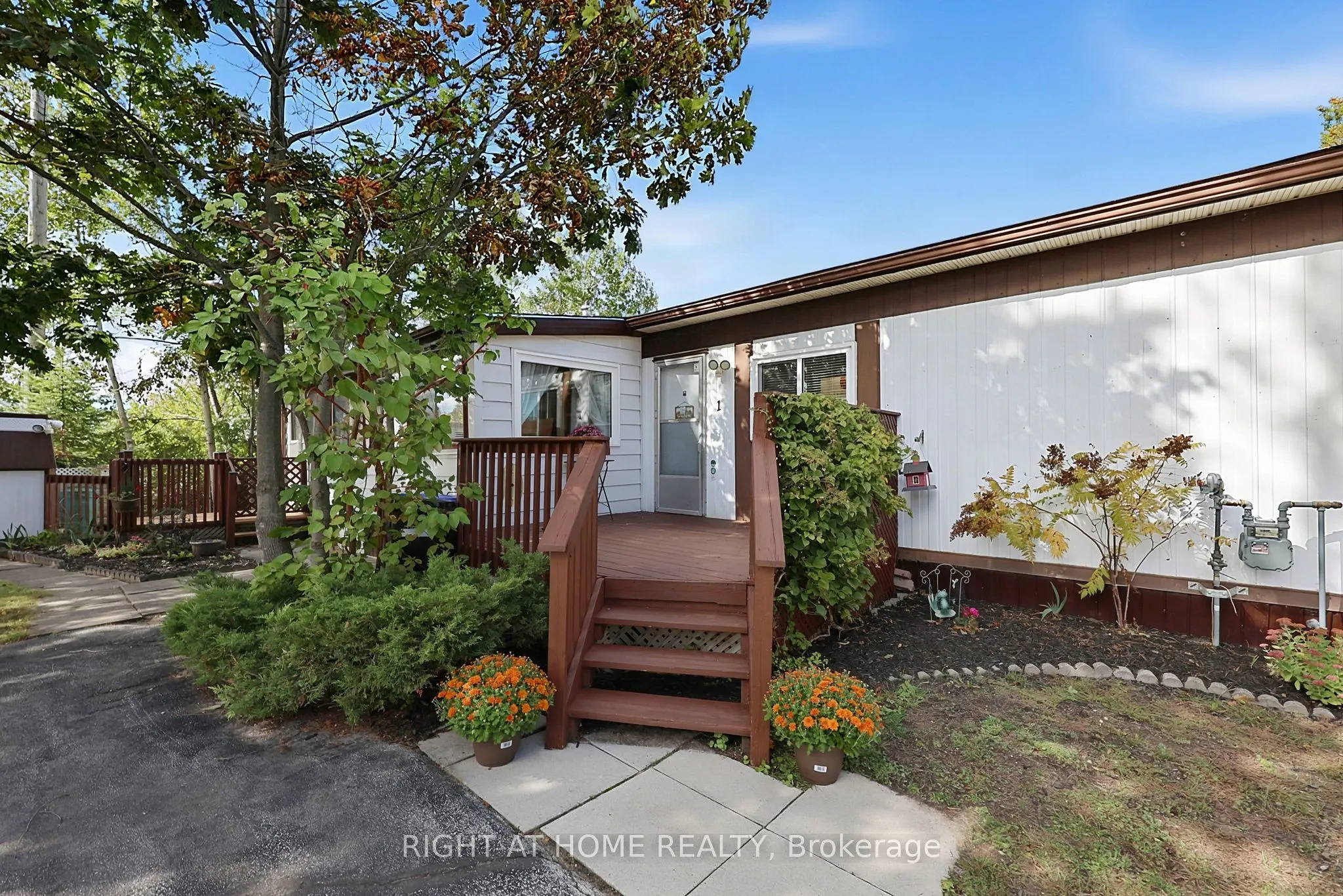 1 Georgian Glen Drive