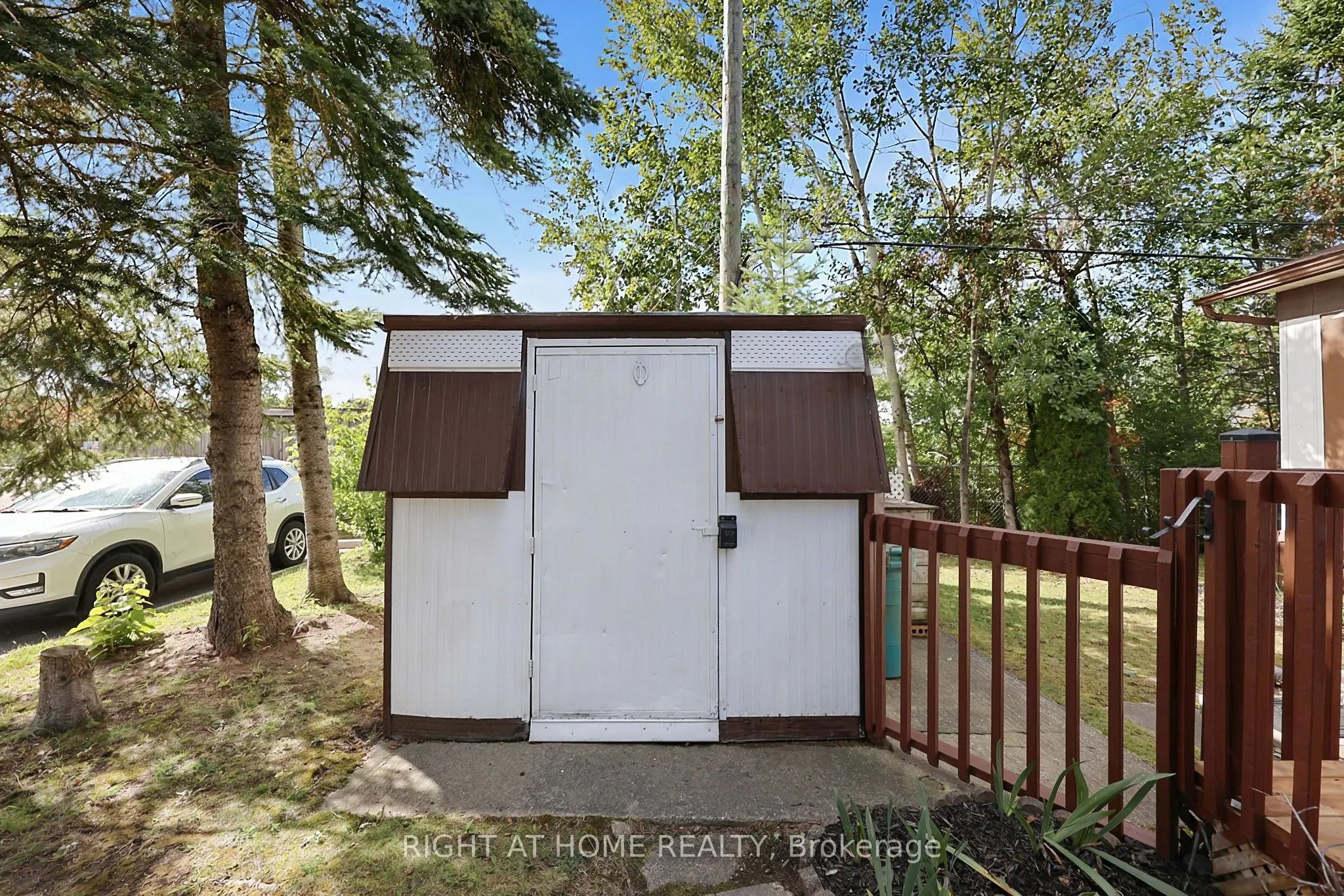 1 Georgian Glen Drive