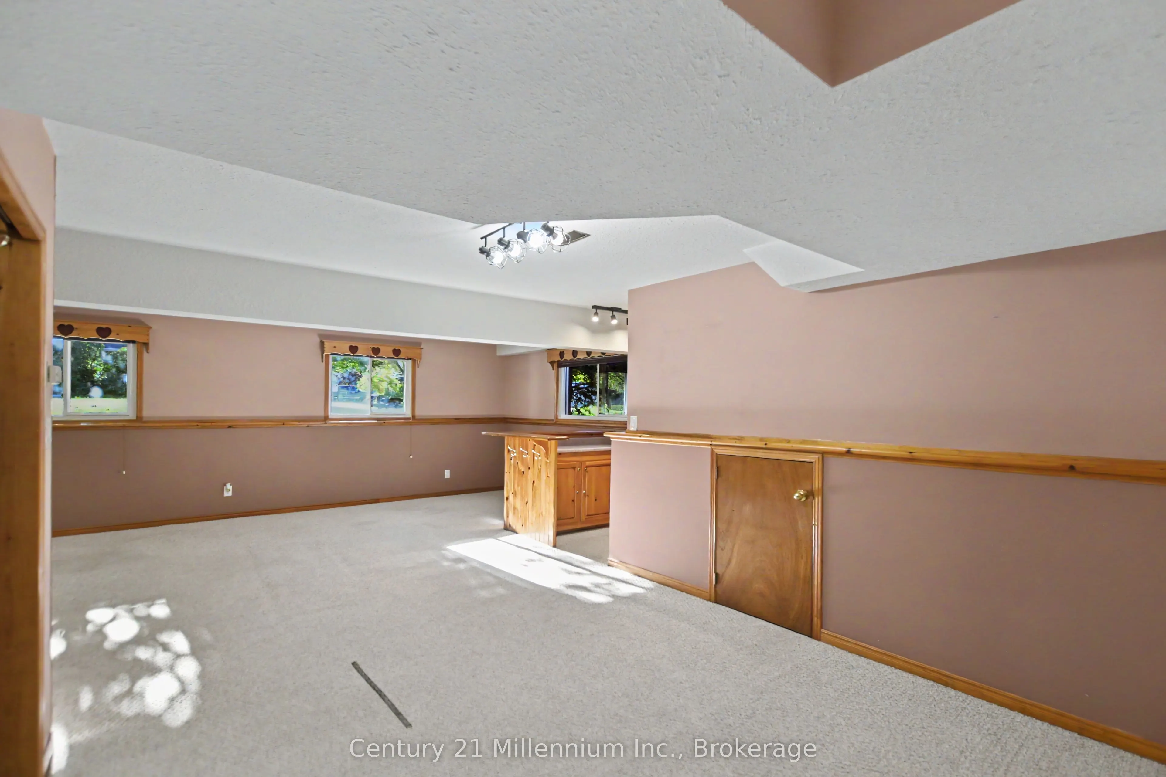 290 Warrington Road