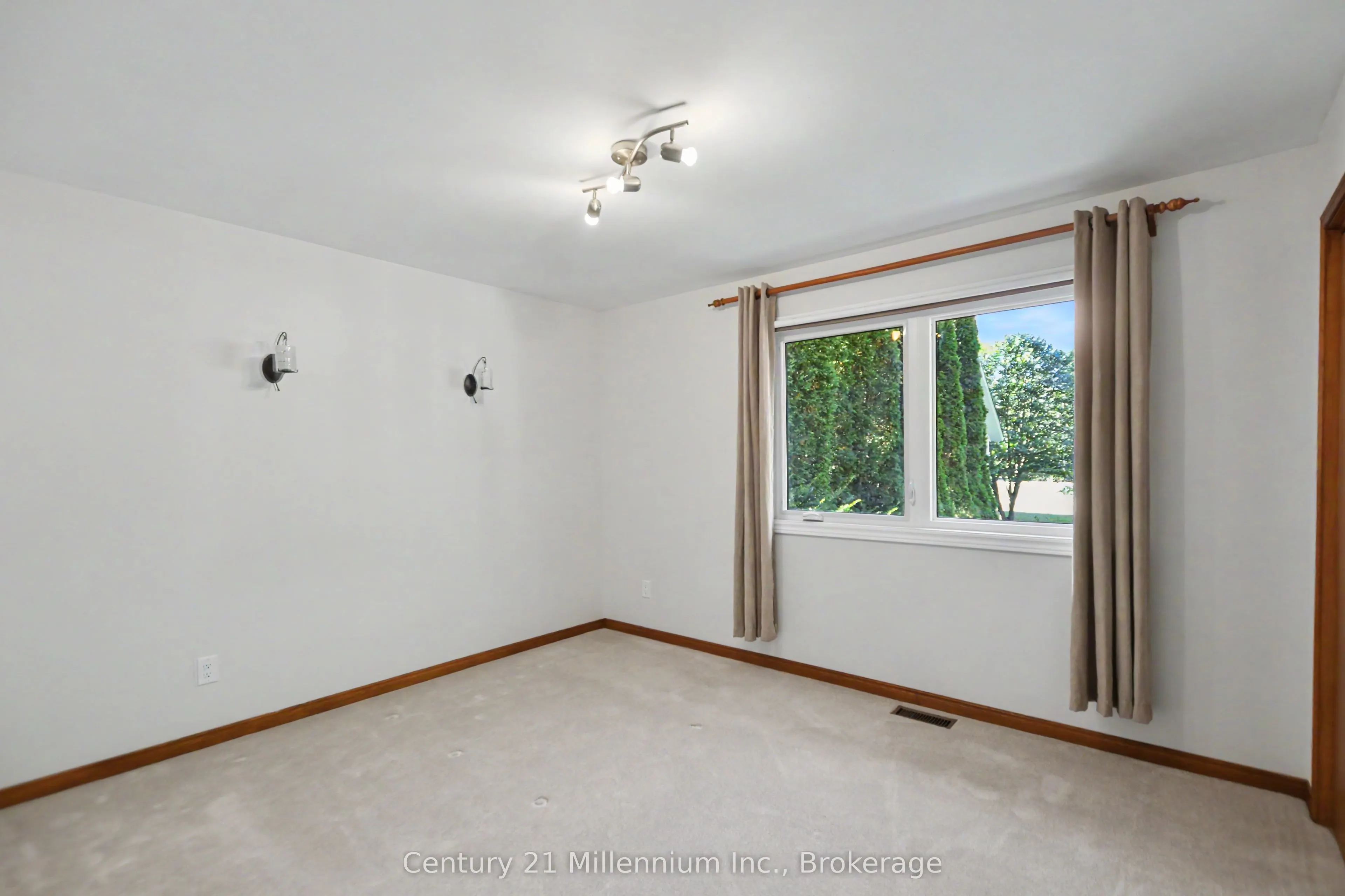 290 Warrington Road