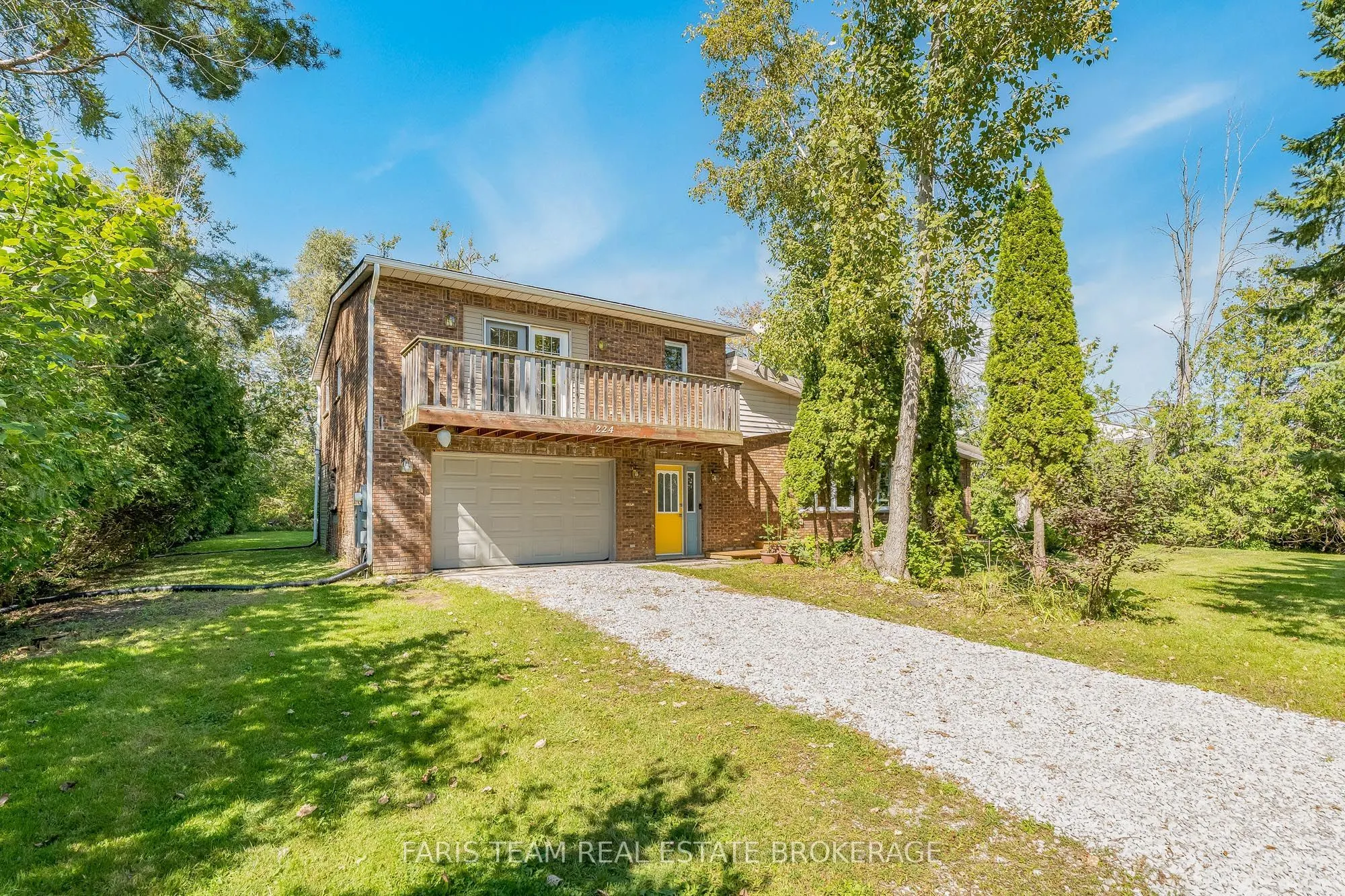 224 Lakeshore Road W
