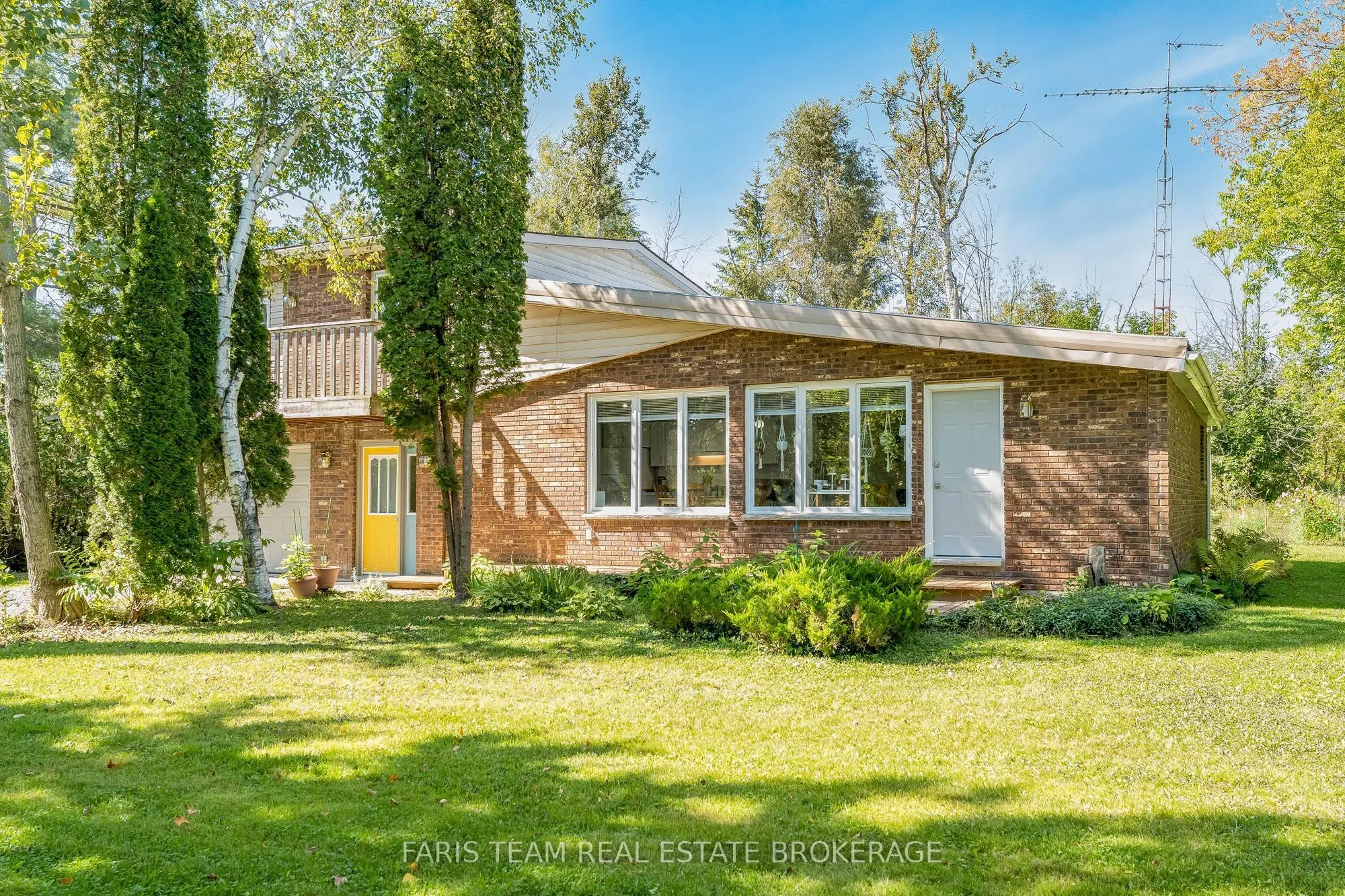 224 Lakeshore Road W