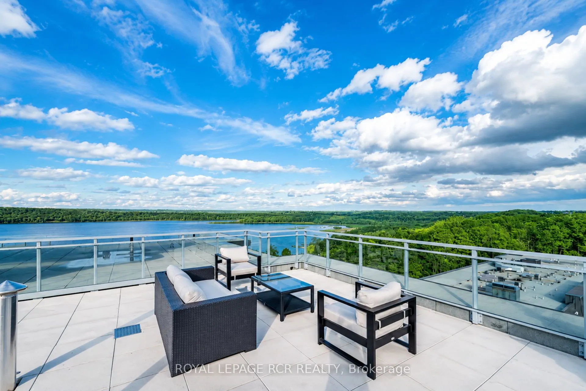 58 Lakeside Terrace #808