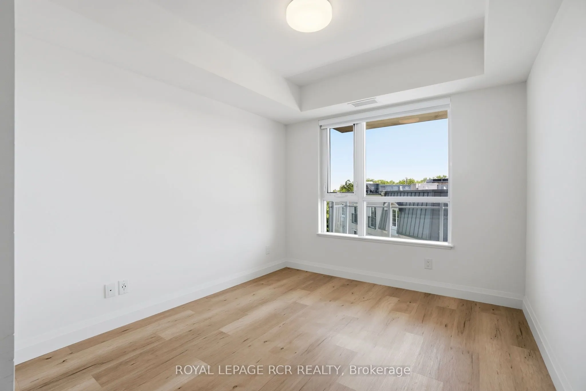 58 Lakeside Terrace #808