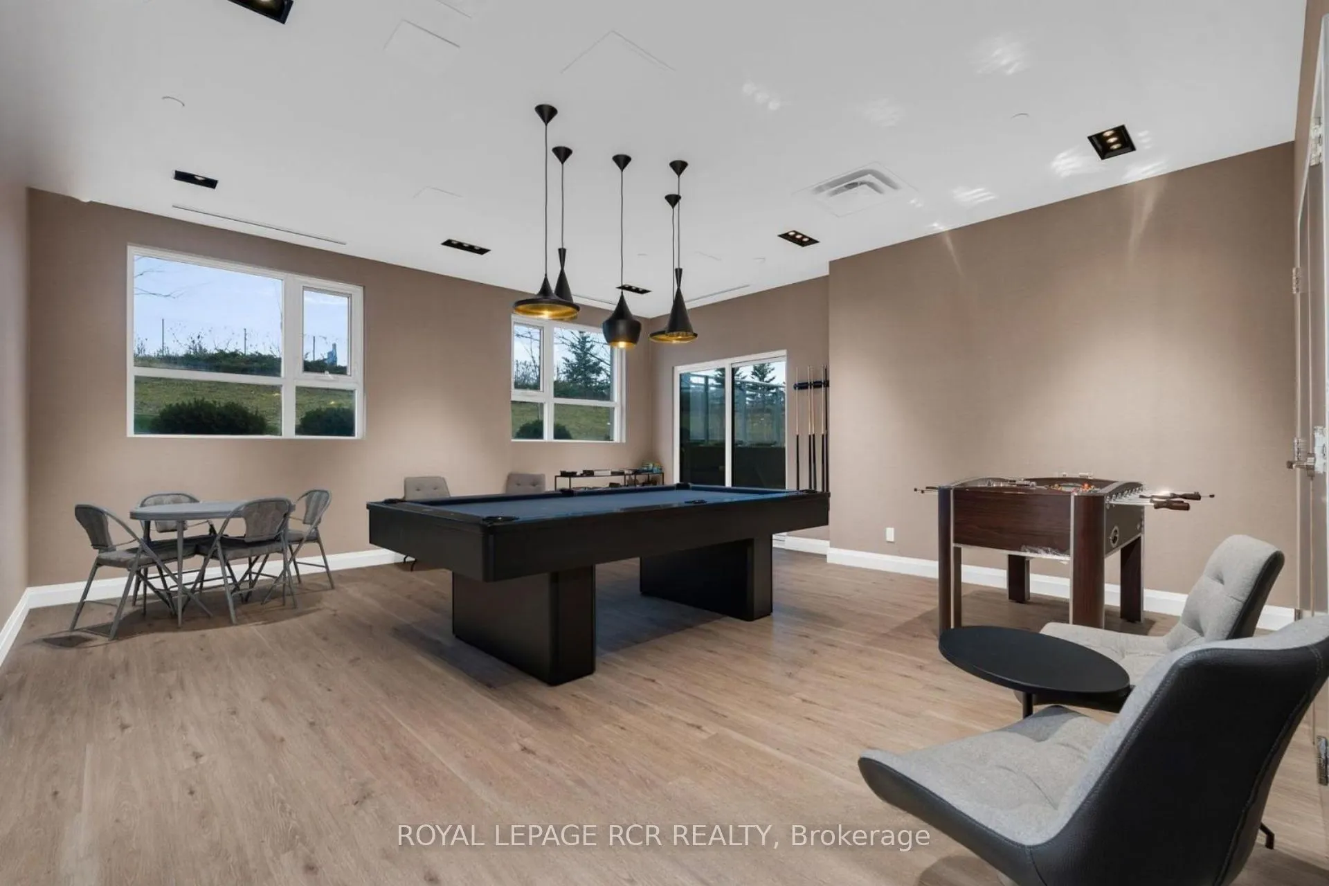 58 Lakeside Terrace #808