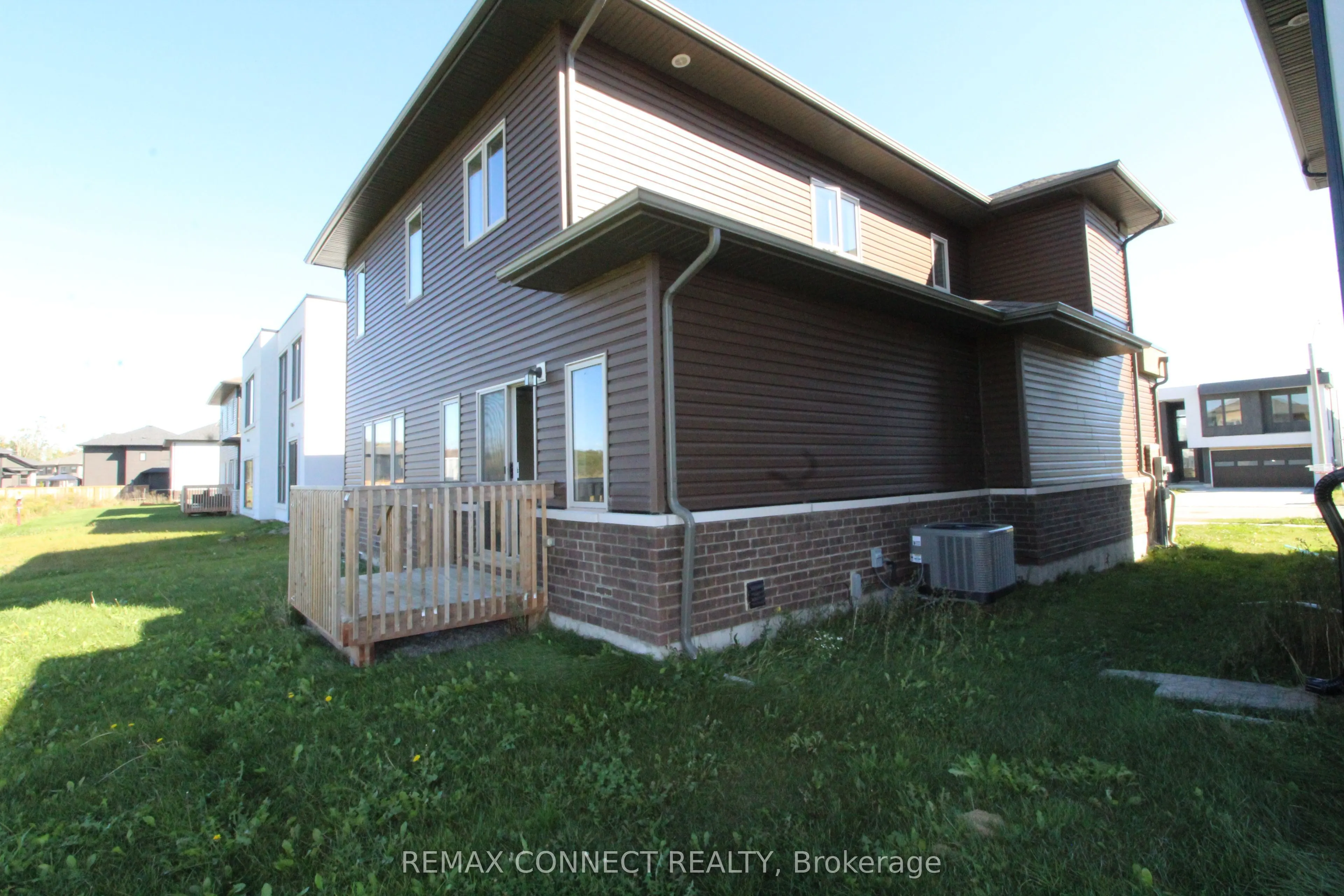 3715 Quayside Drive