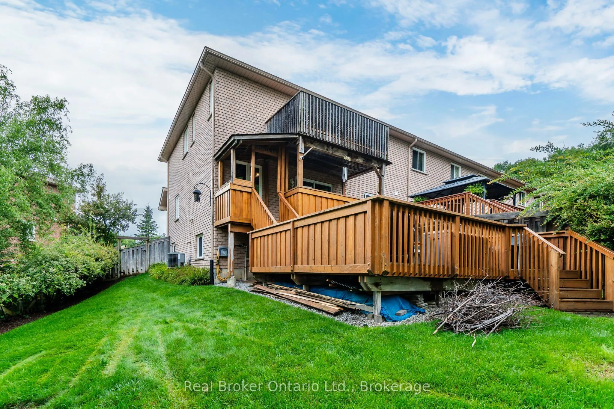 140 Southwinds Crescent