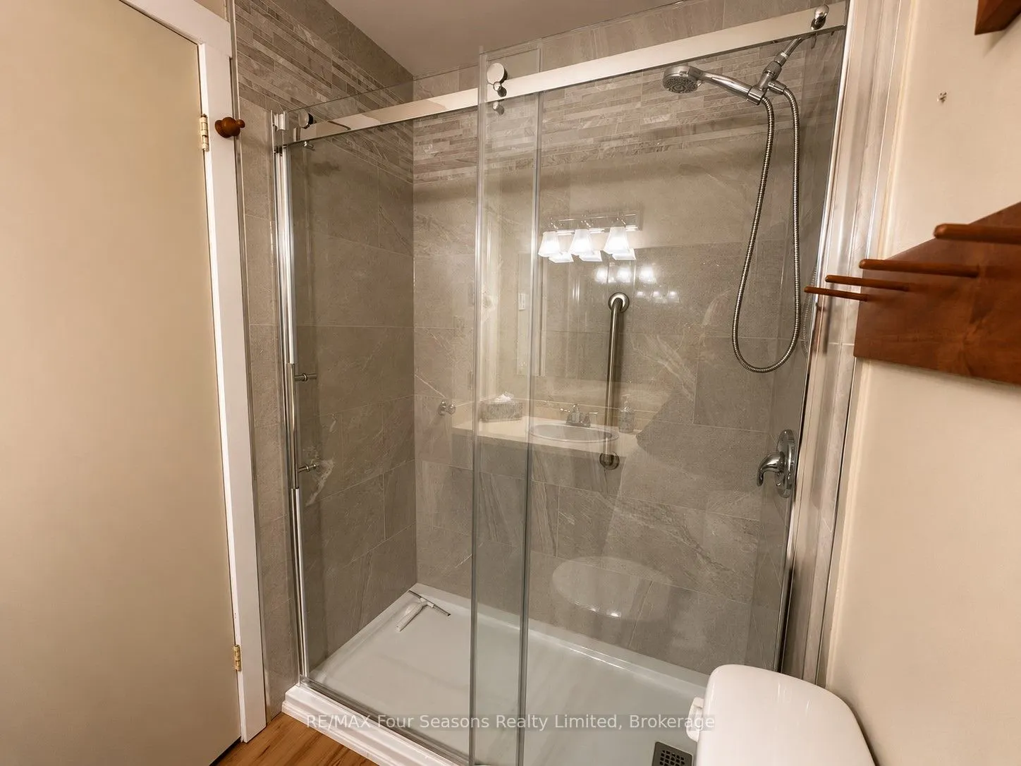 158 Escarpment Crescent #158