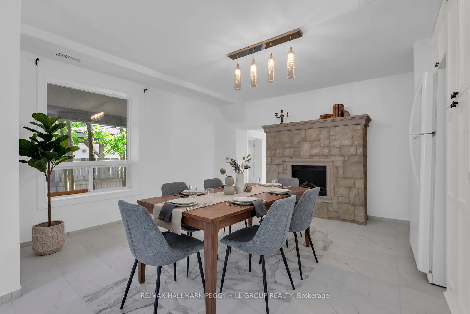 132 Queen Street W