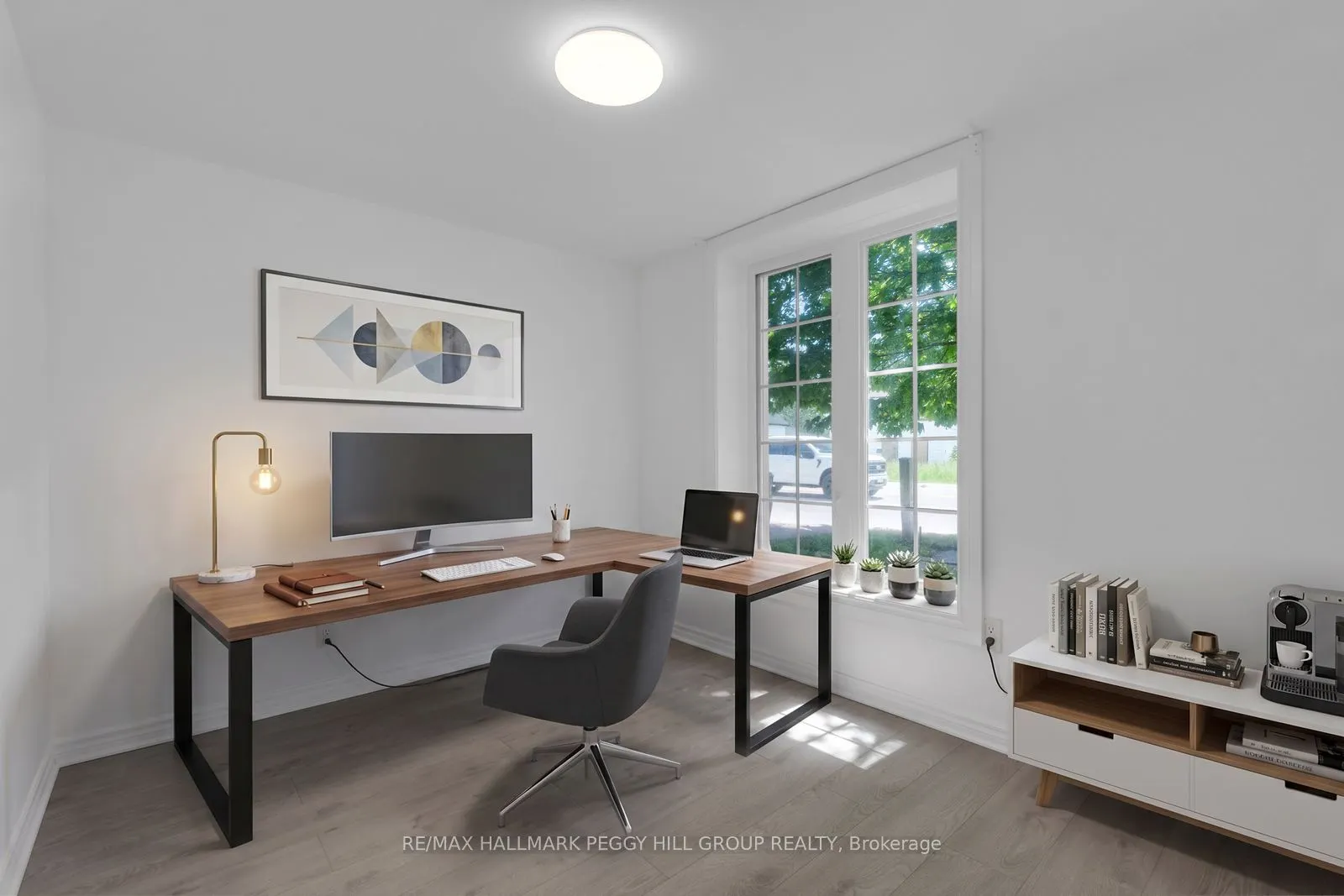 132 Queen Street W