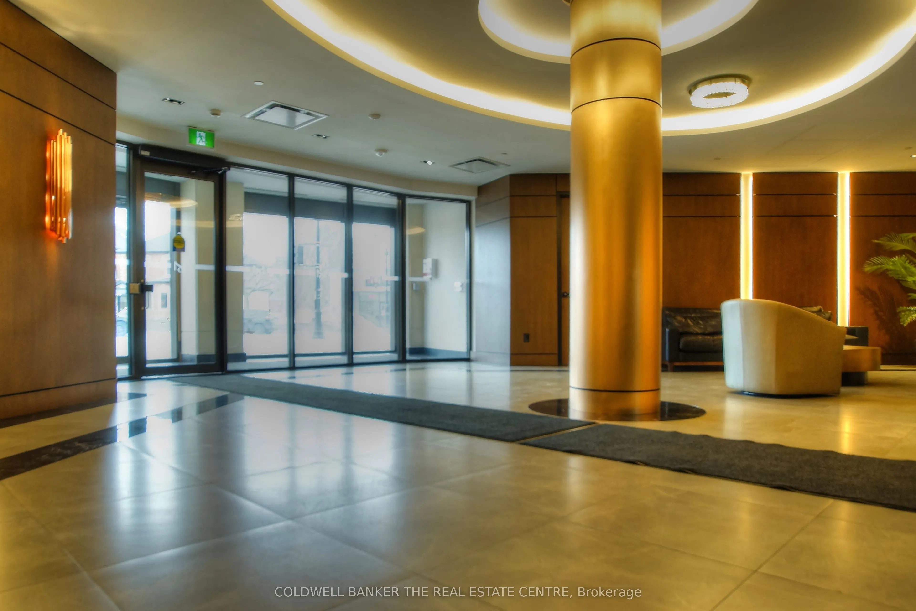1 Hume Street #420