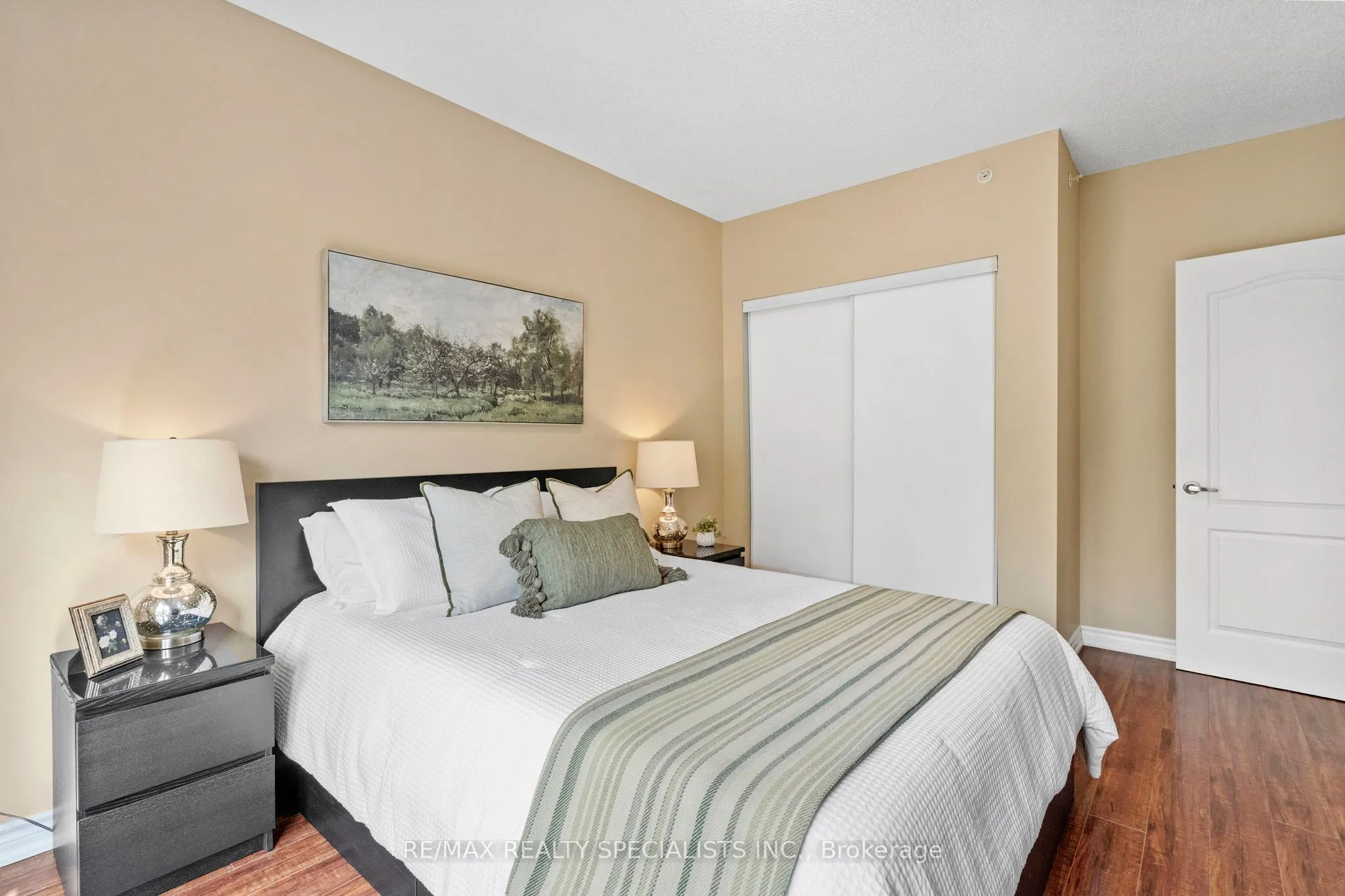 41 Ferndale Drive S #408