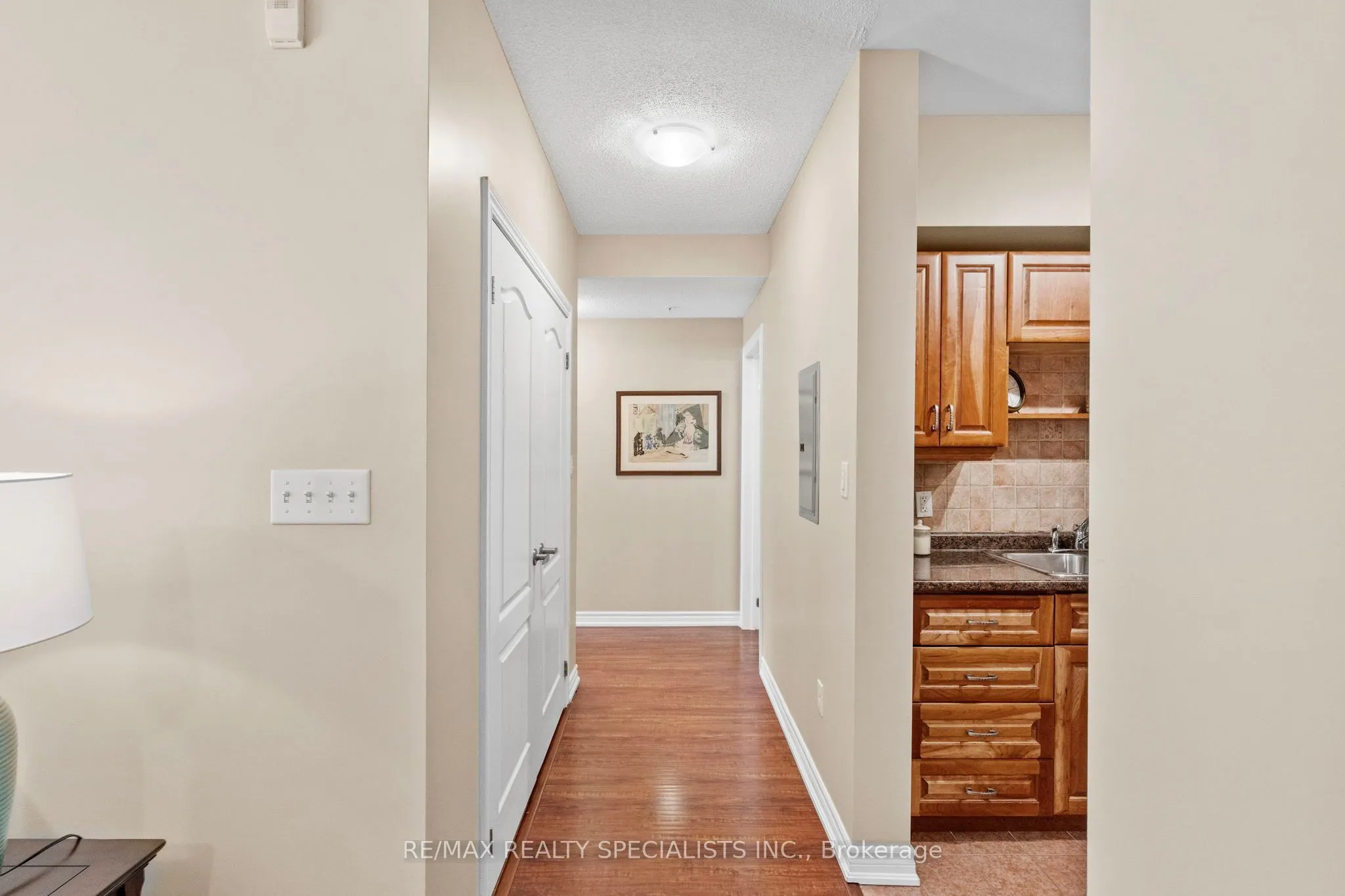 41 Ferndale Drive S #408