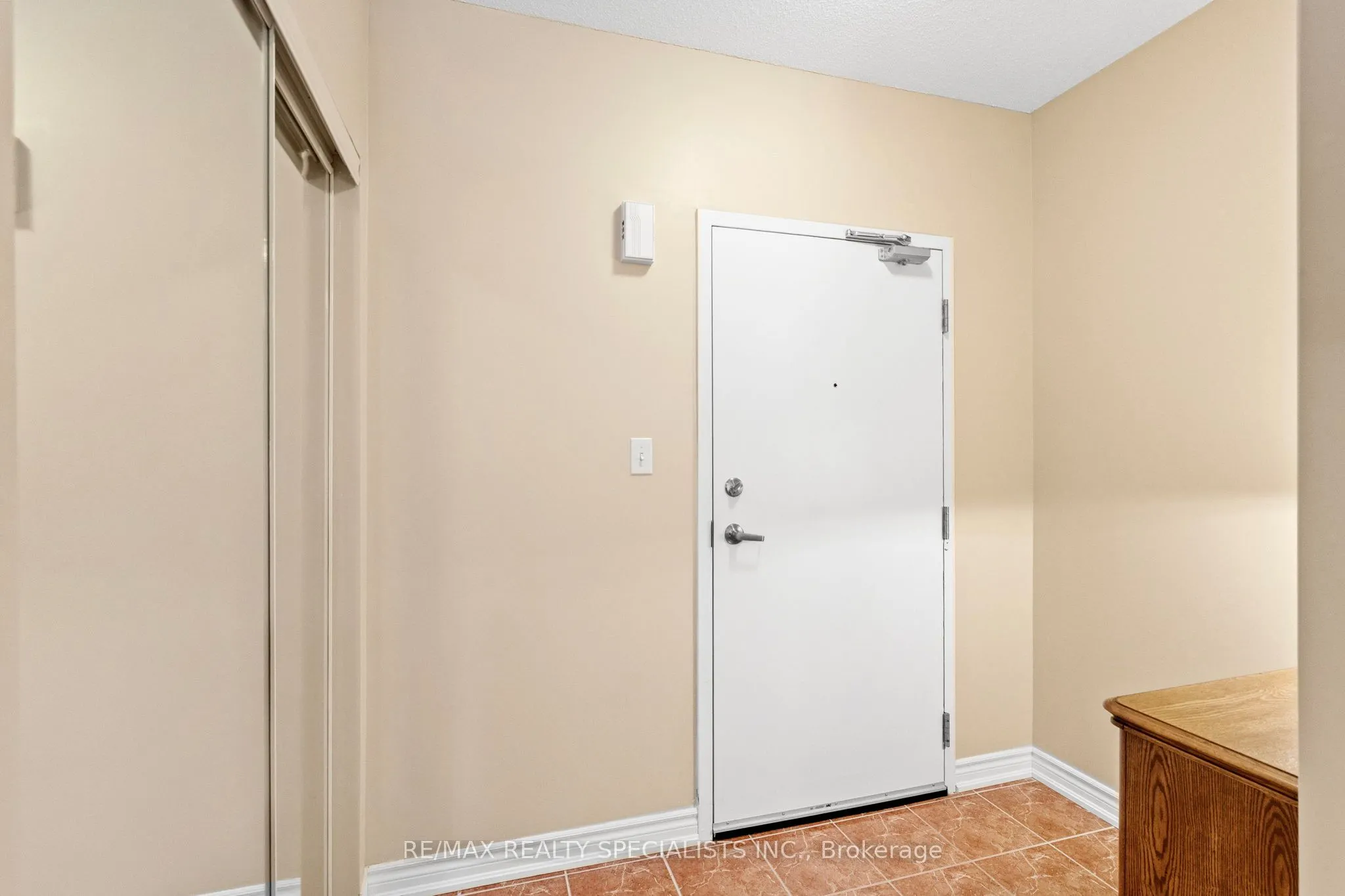 41 Ferndale Drive S #408
