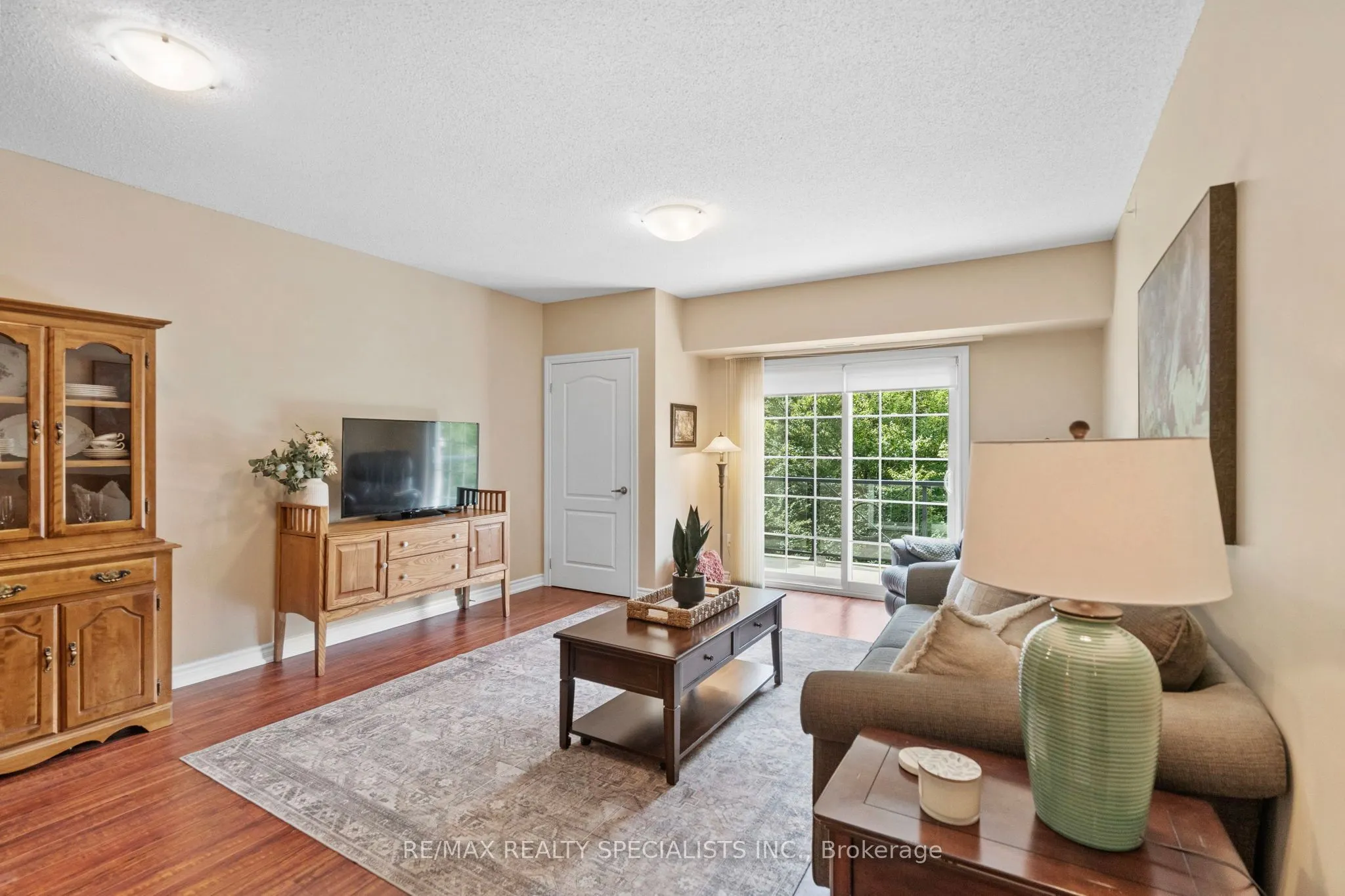 41 Ferndale Drive S #408