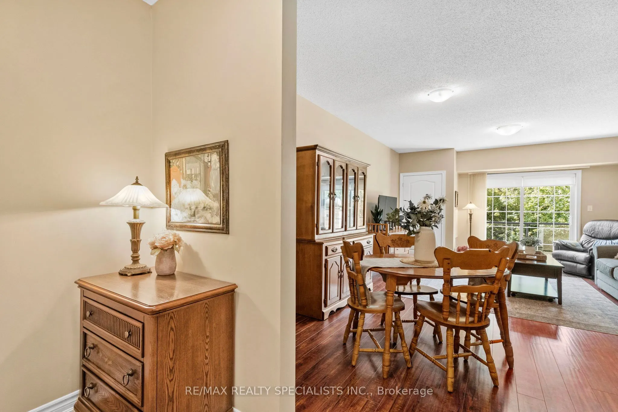 41 Ferndale Drive S #408