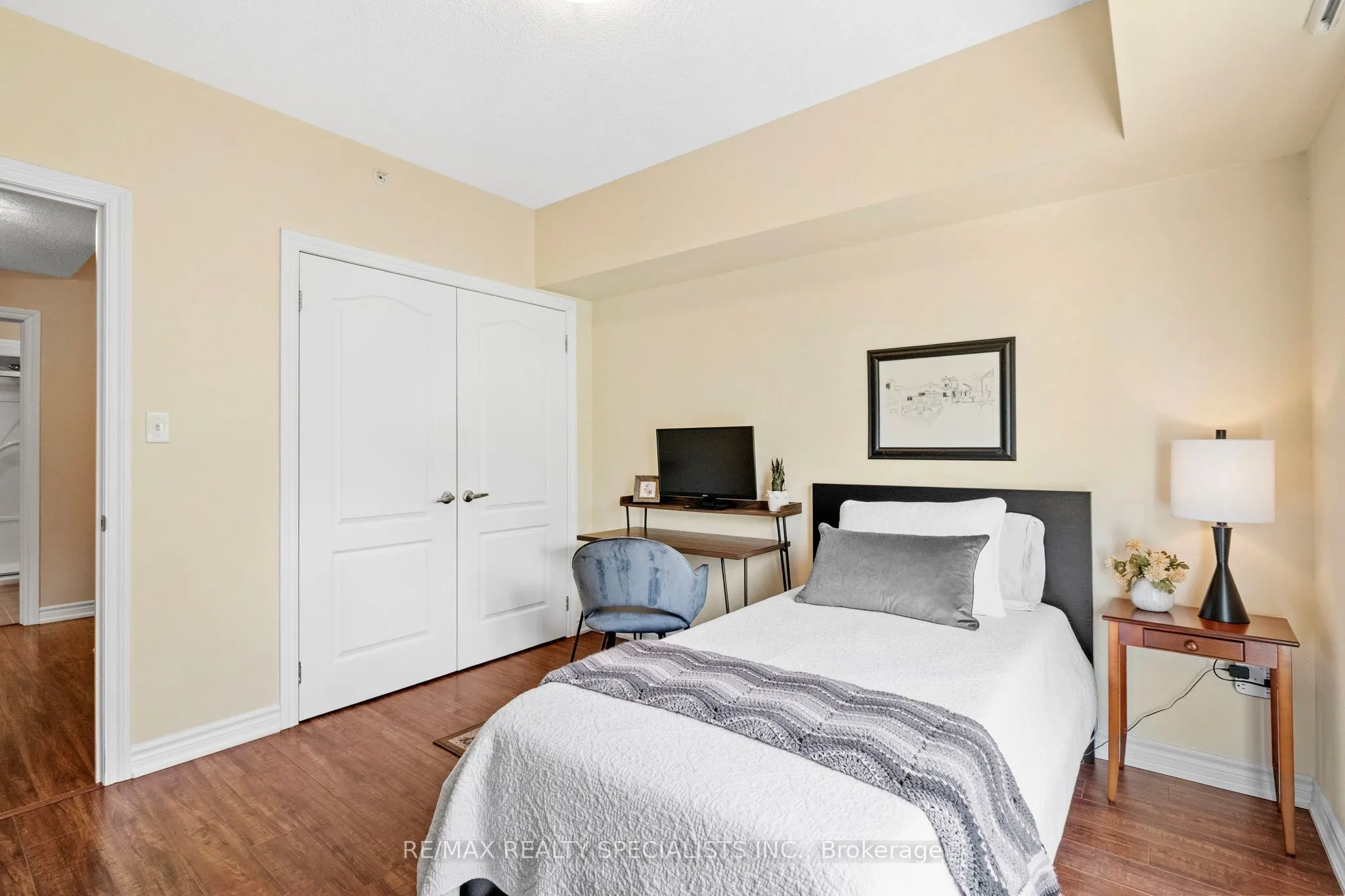 41 Ferndale Drive S #408
