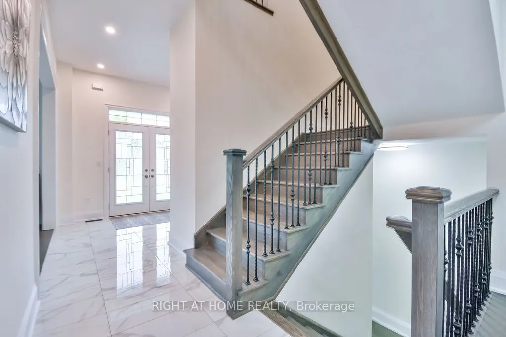 8 Forest Heights Court
