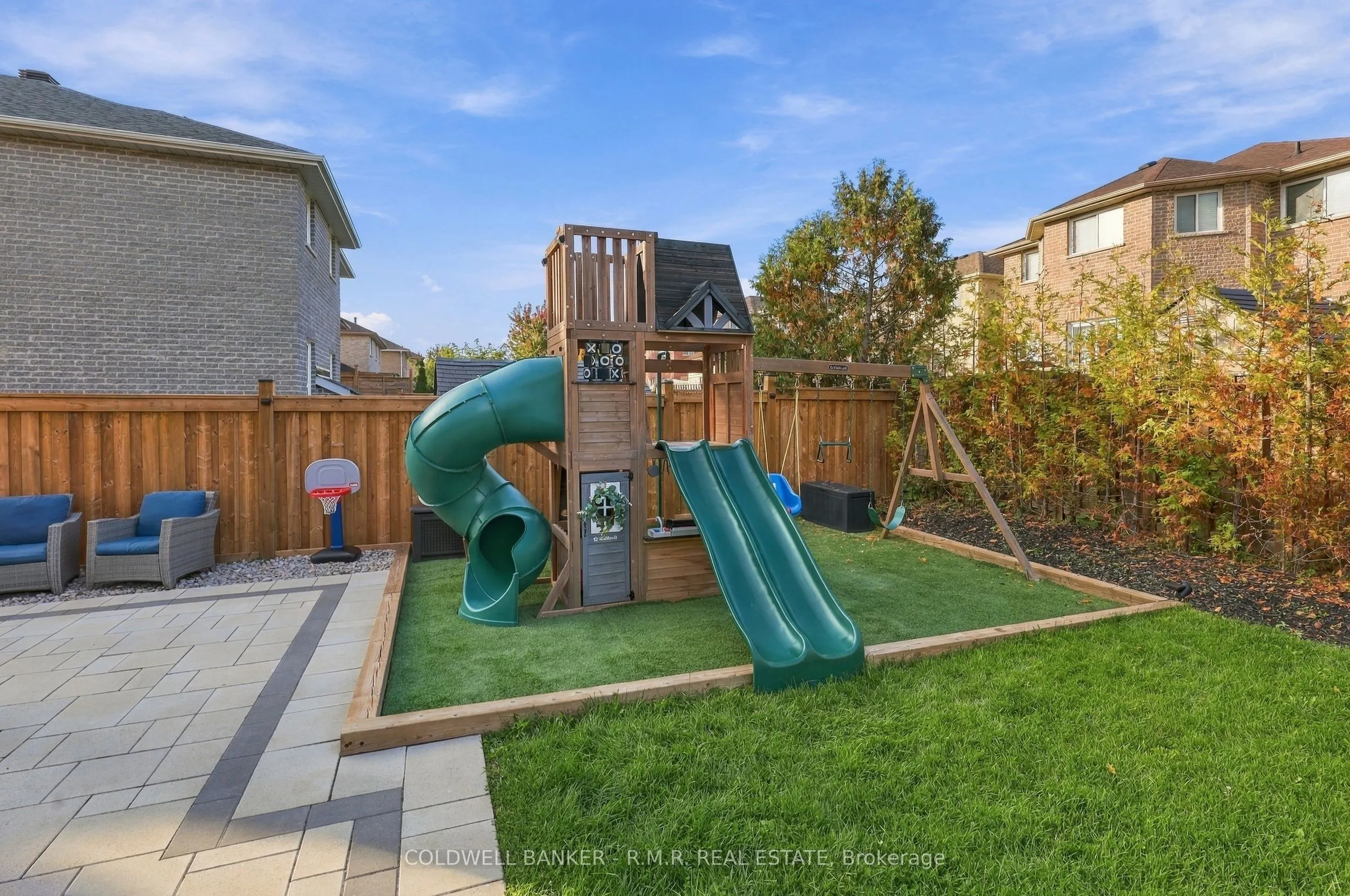 46 HONEY Crescent