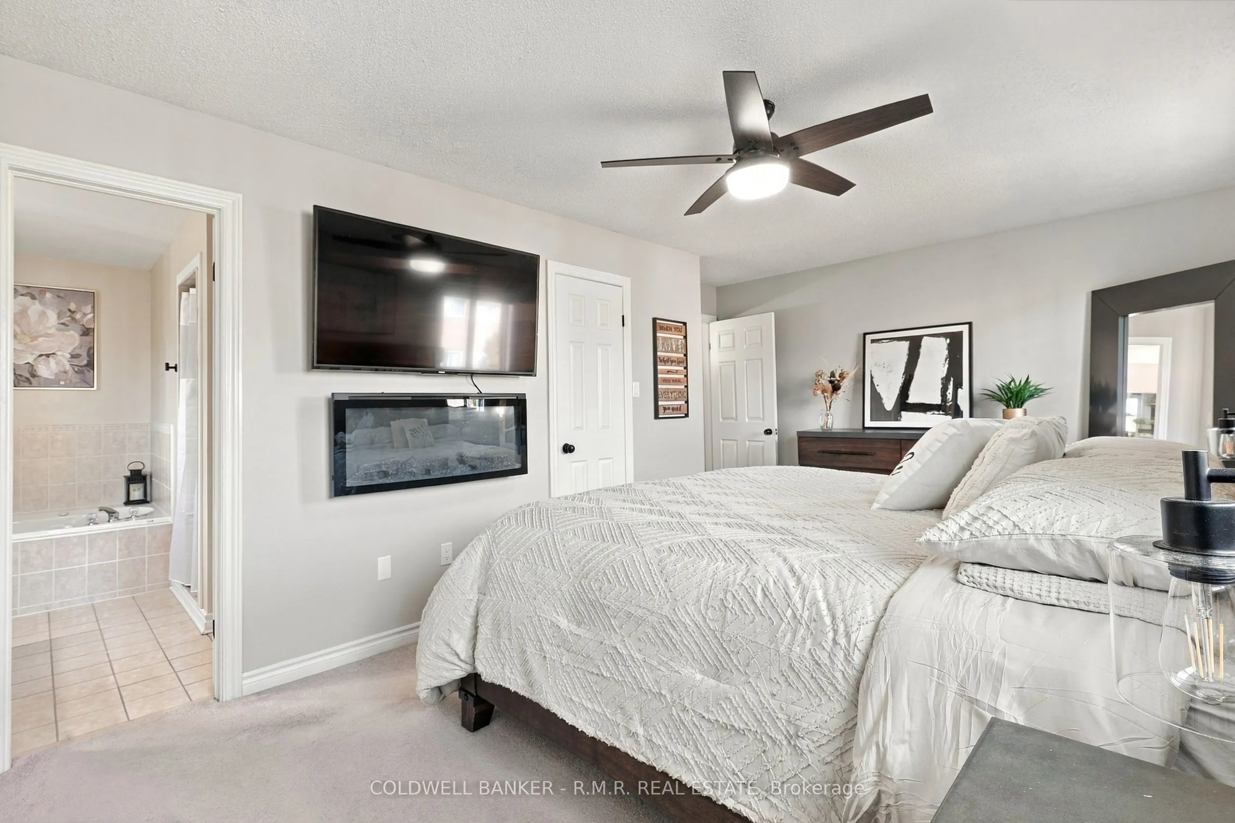 46 HONEY Crescent