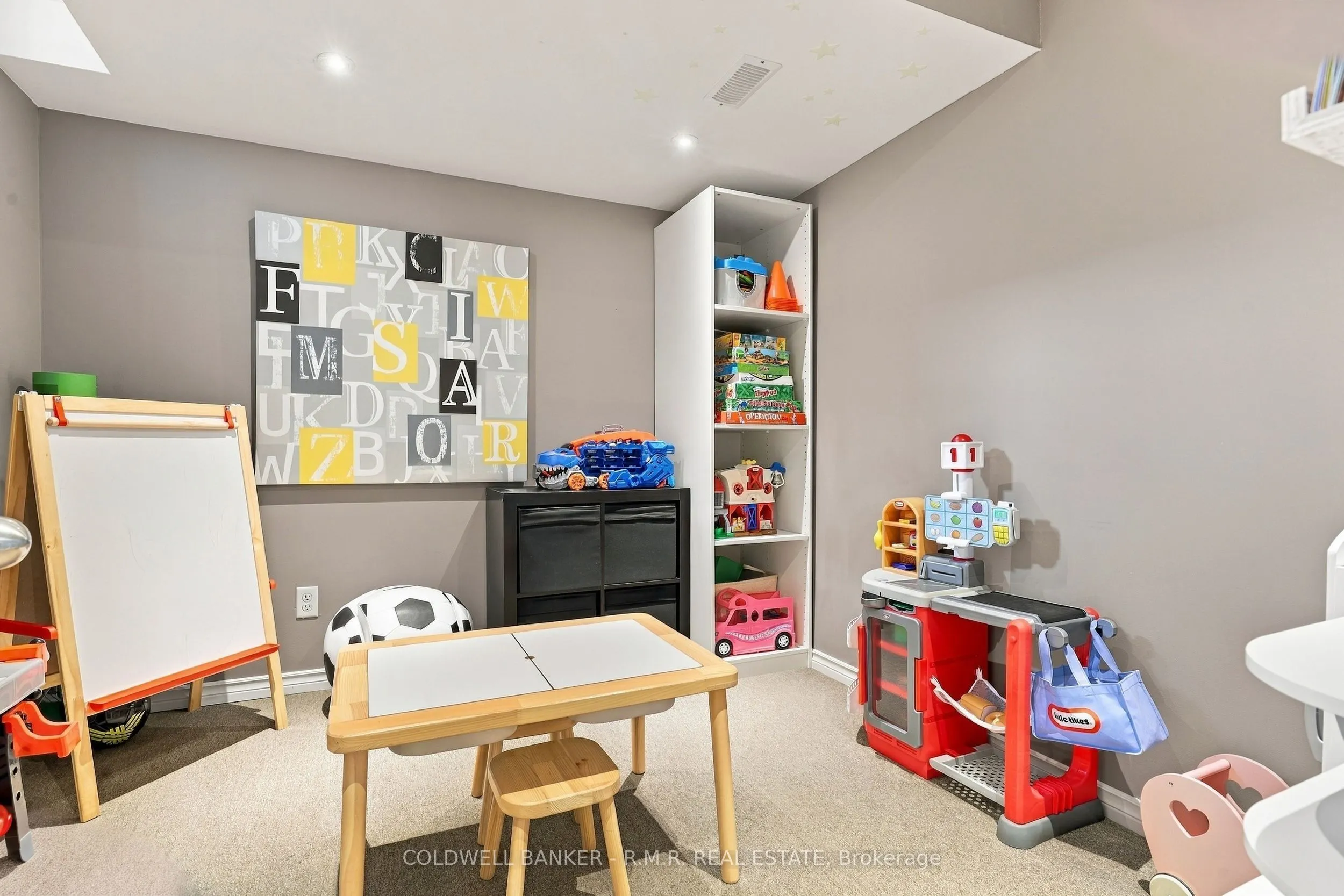 46 HONEY Crescent