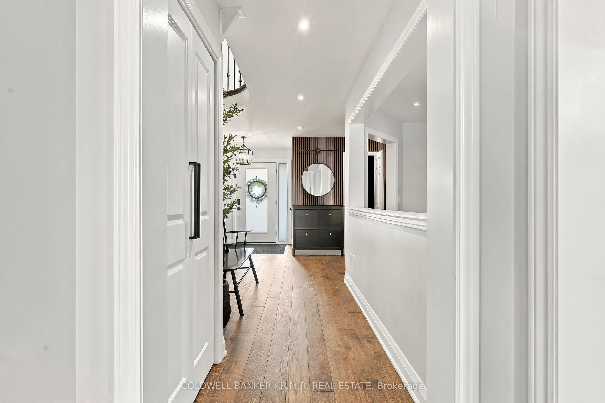 46 HONEY Crescent