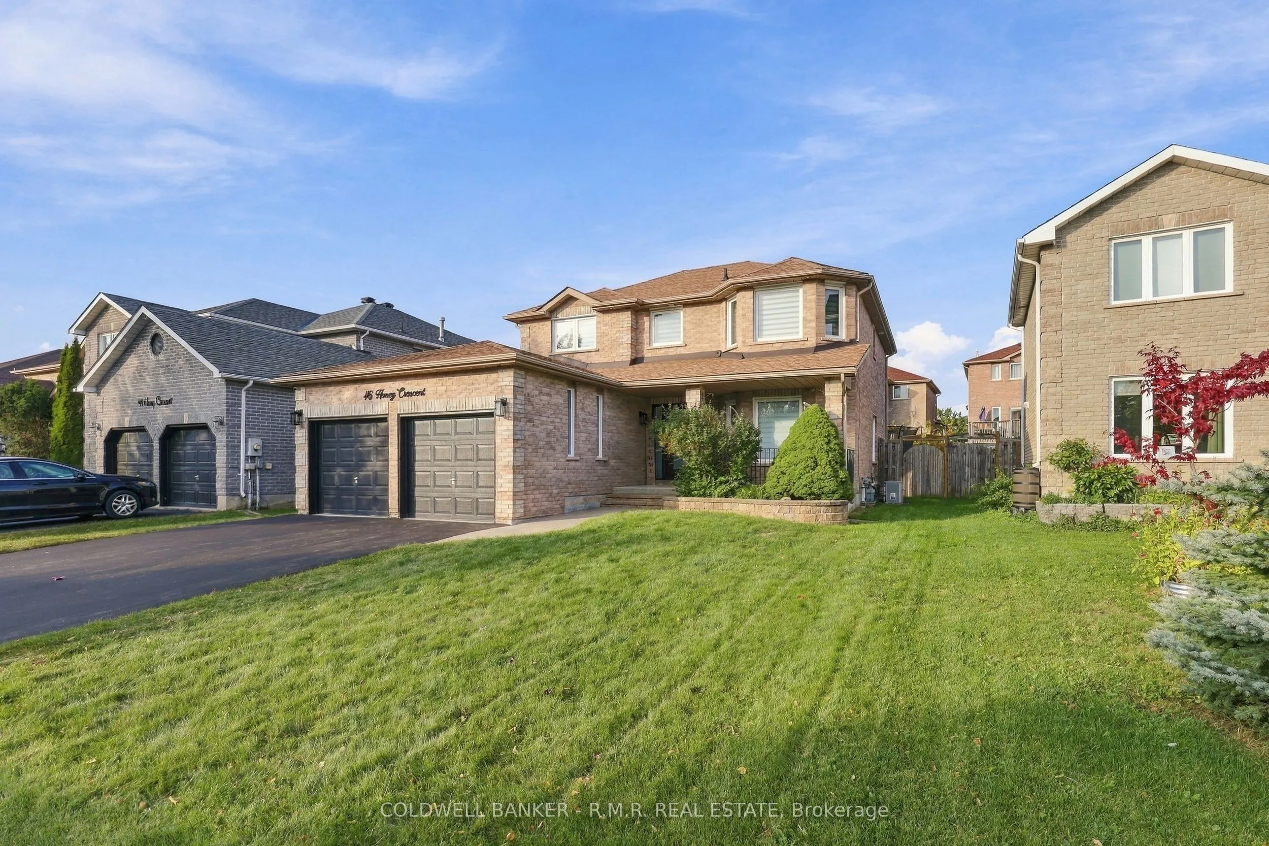 46 HONEY Crescent