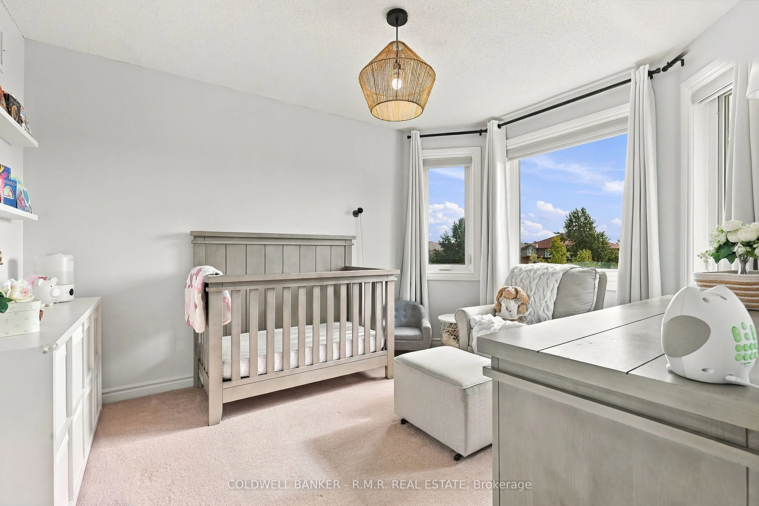 46 HONEY Crescent