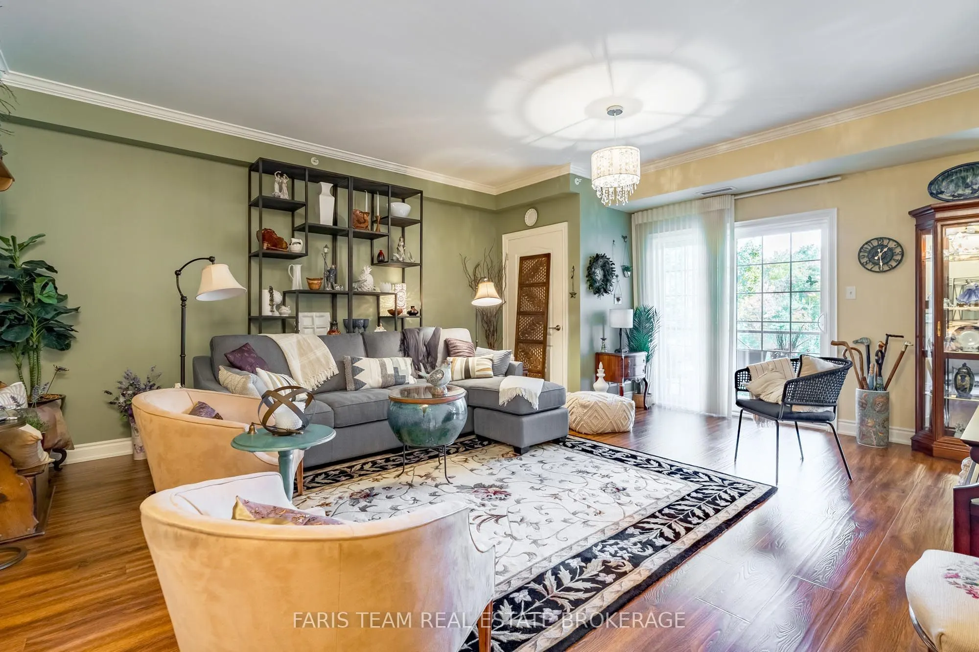 42 Ferndale Drive S #212