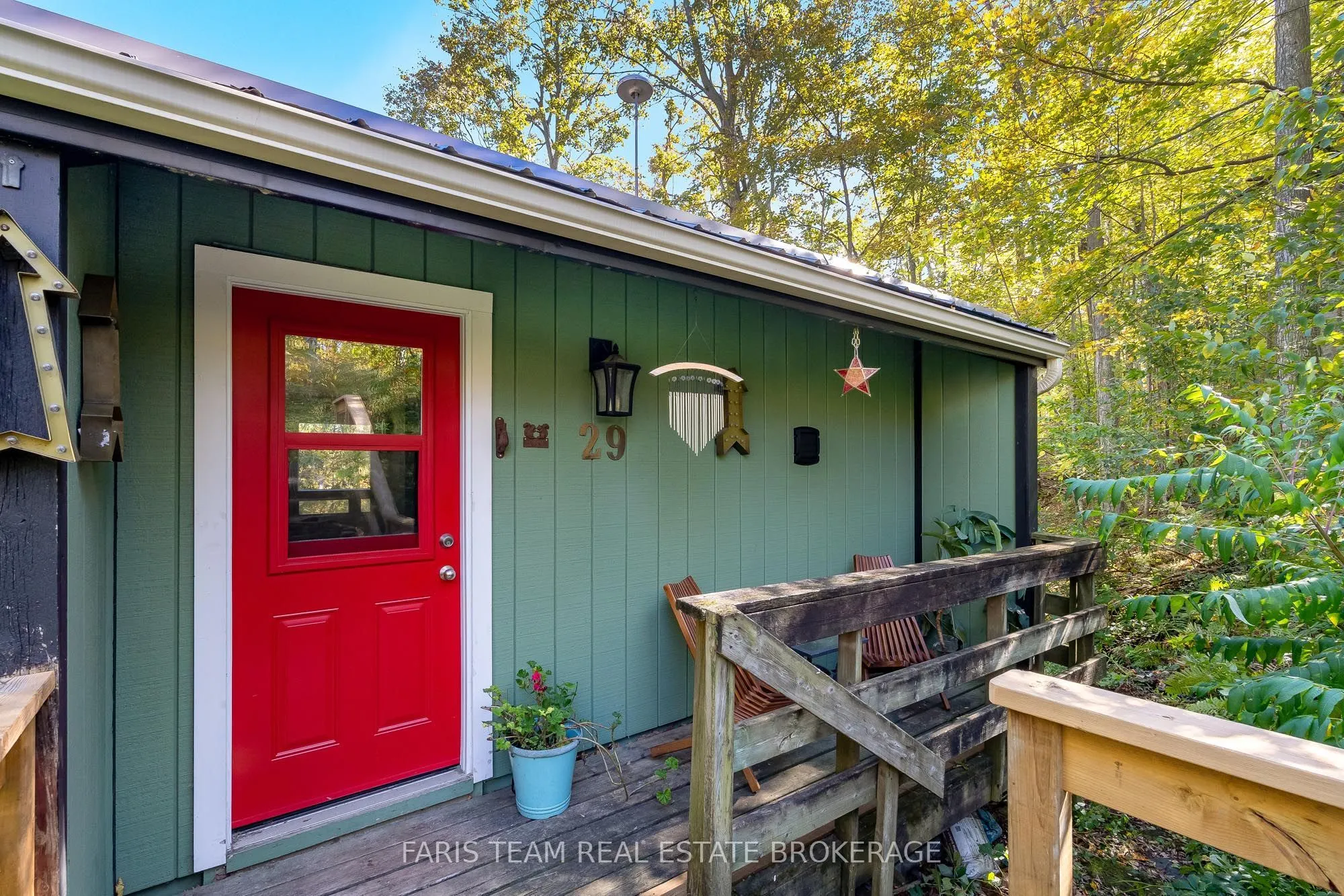 29 Oneida Avenue