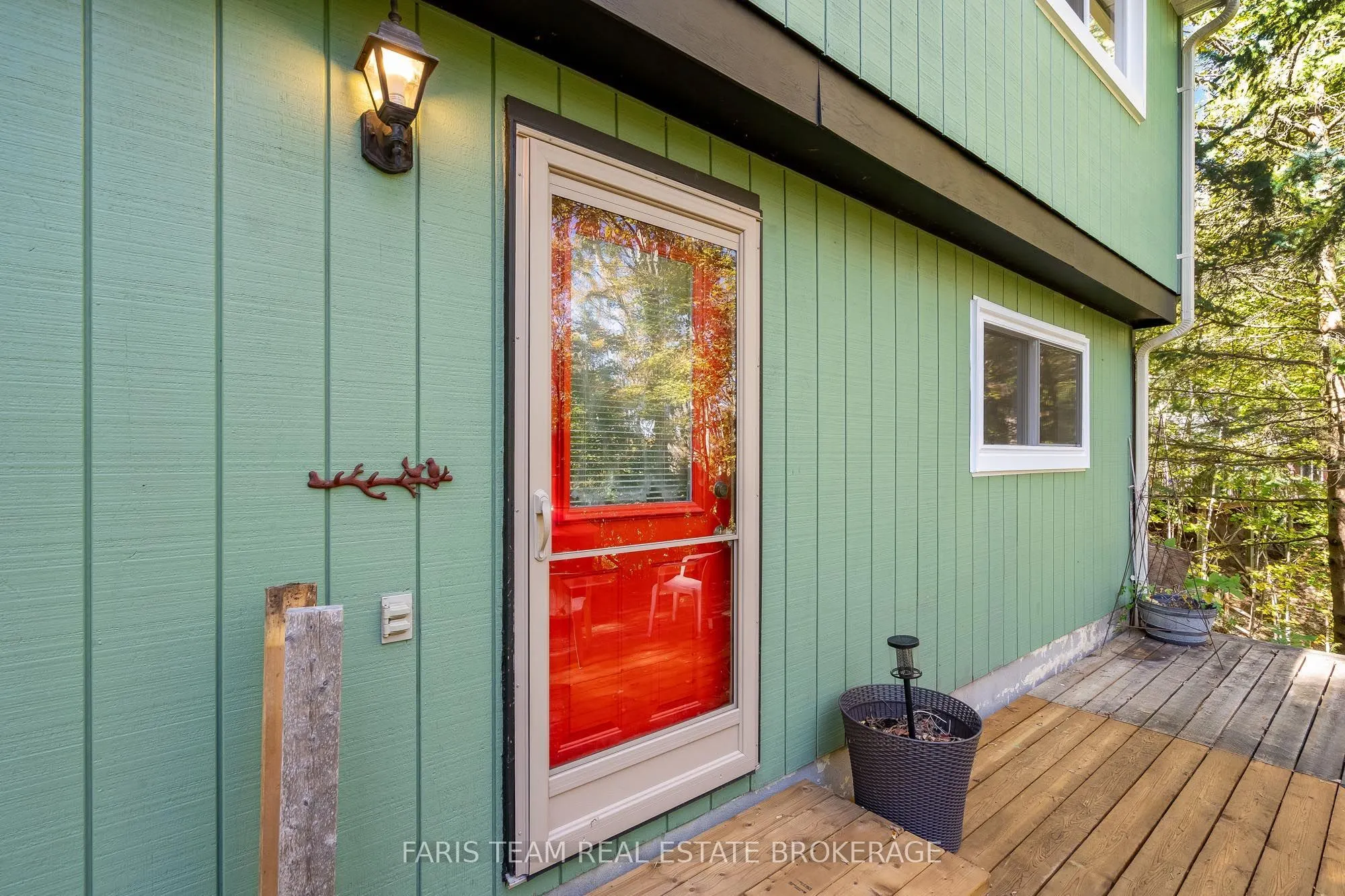 29 Oneida Avenue