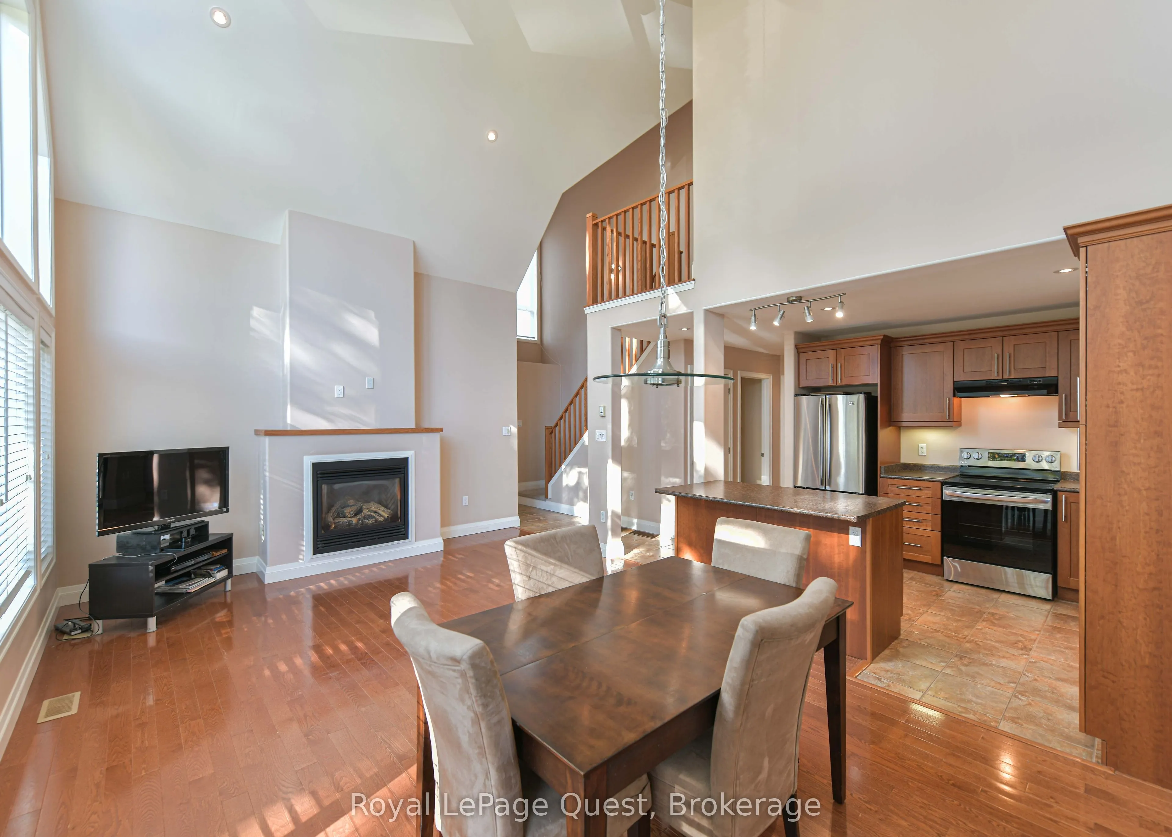 2956 Lakeside Drive