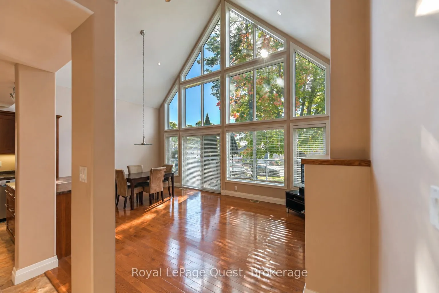 2956 Lakeside Drive
