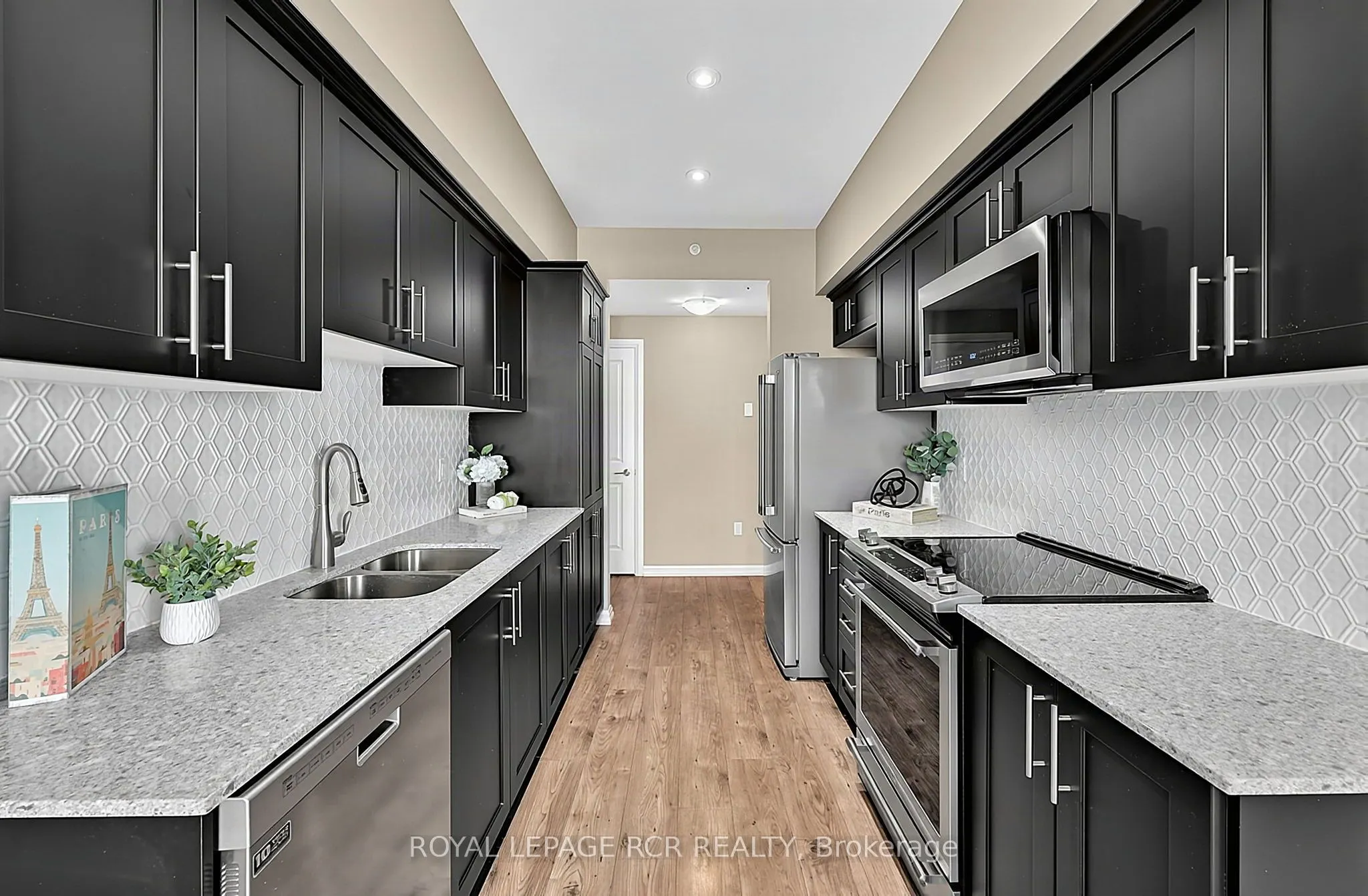 302 Essa Road #502