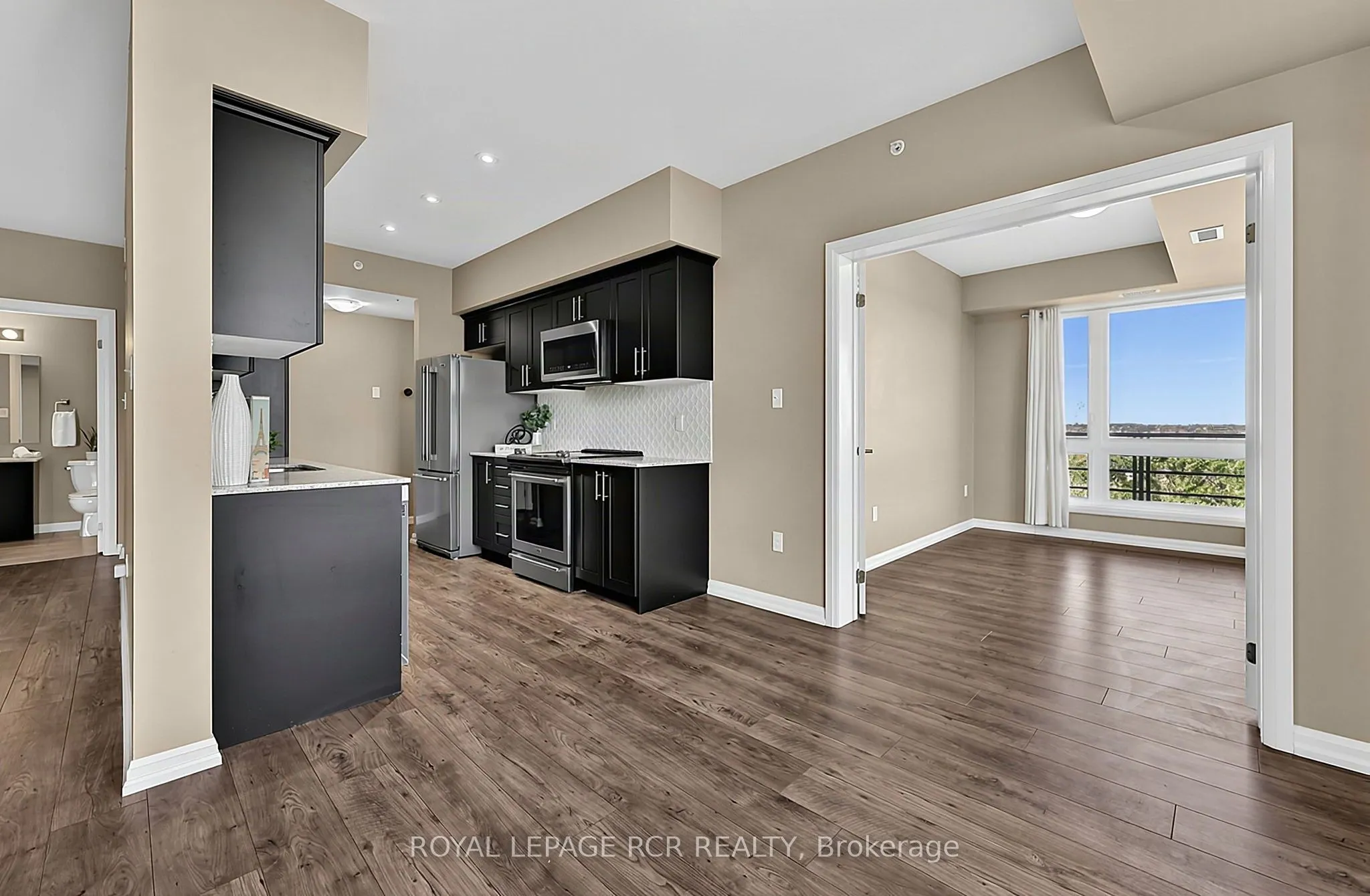 302 Essa Road #502