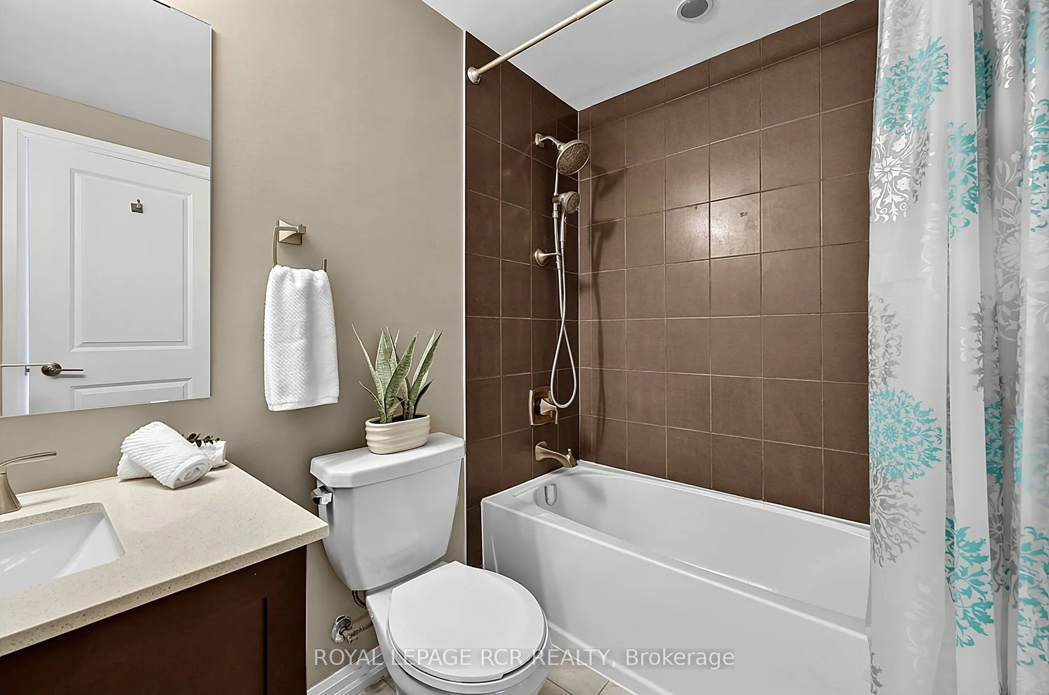 302 Essa Road #502