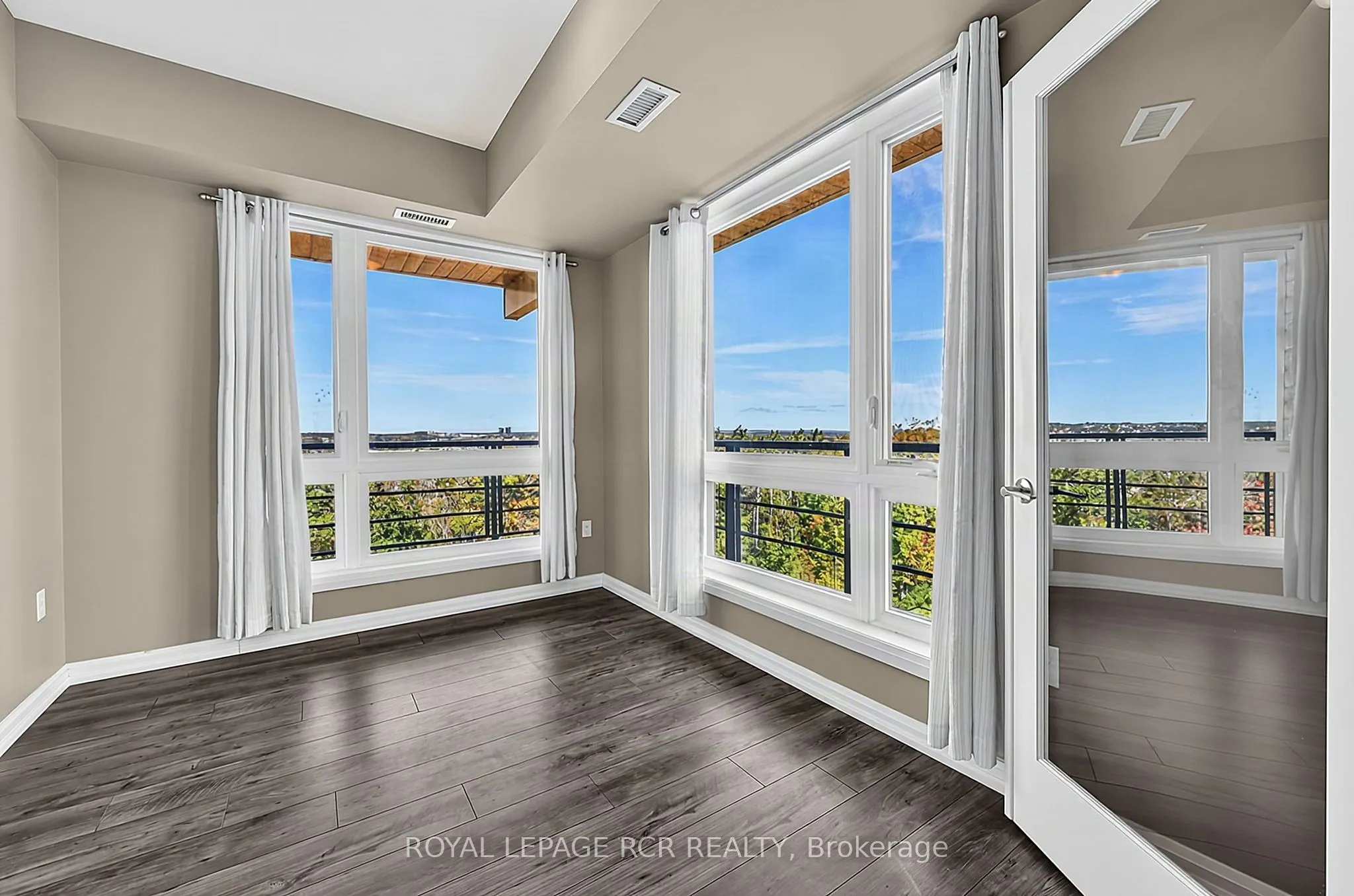302 Essa Road #502