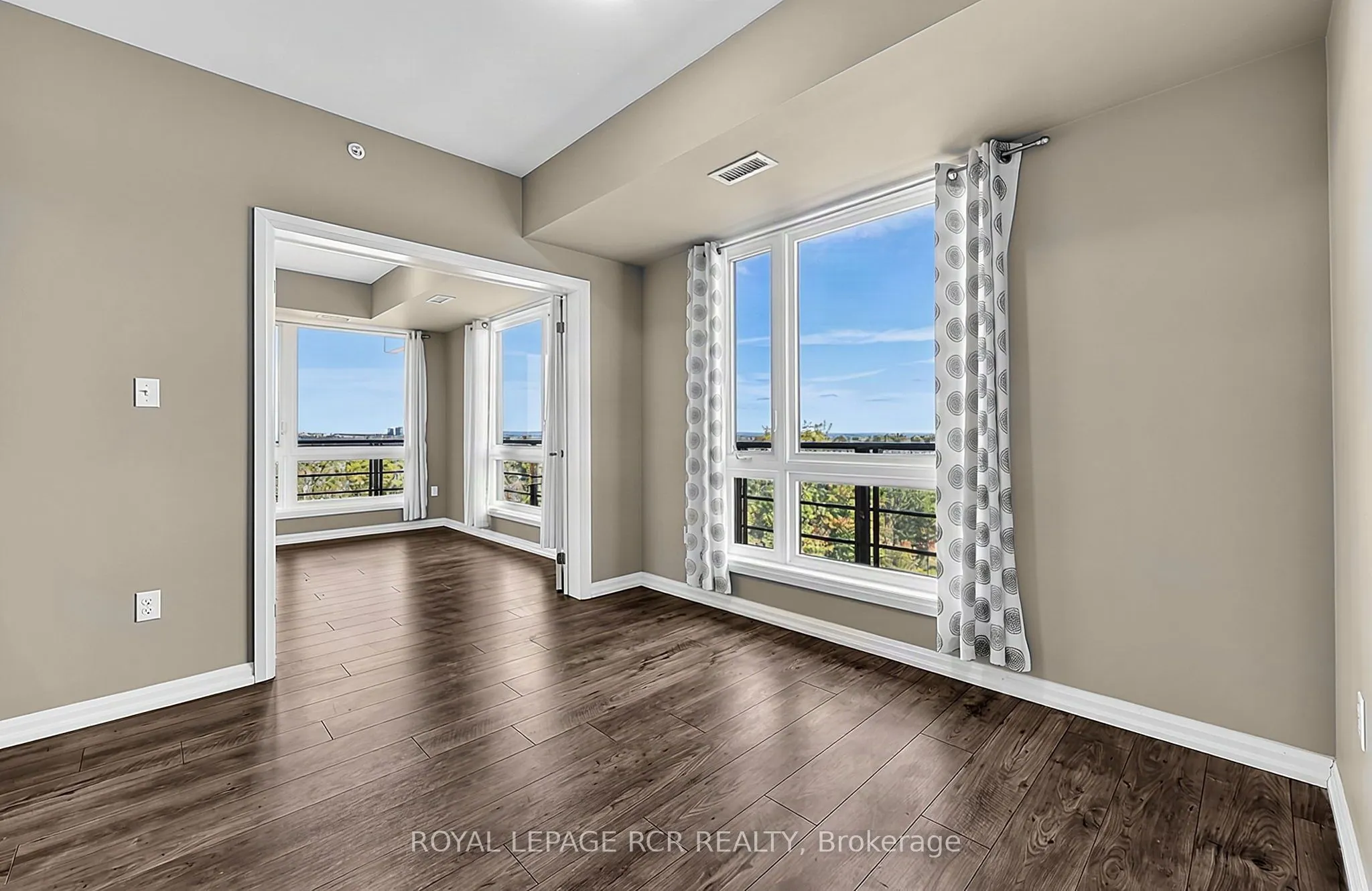 302 Essa Road #502