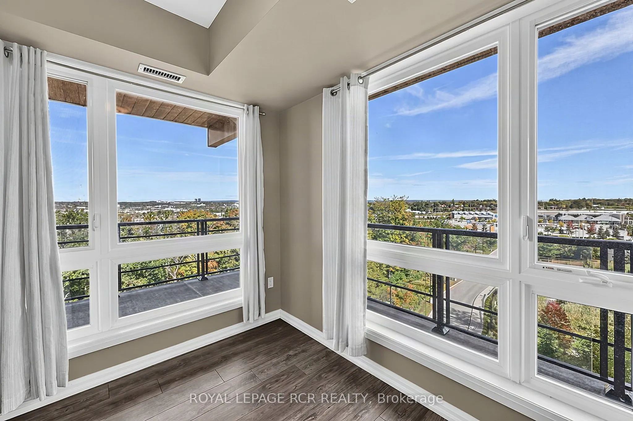 302 Essa Road #502