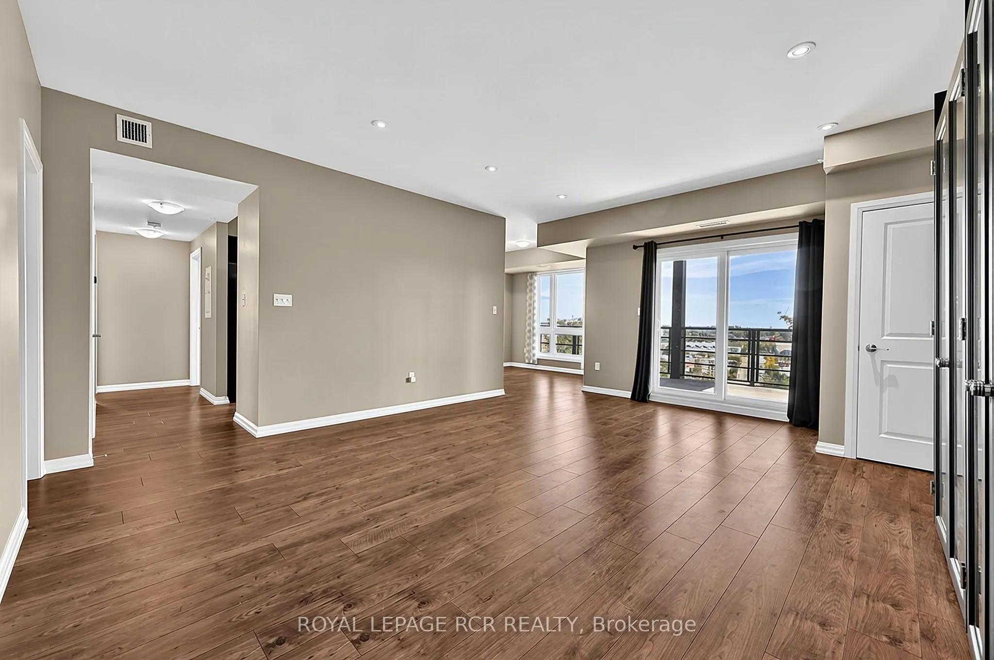 302 Essa Road #502
