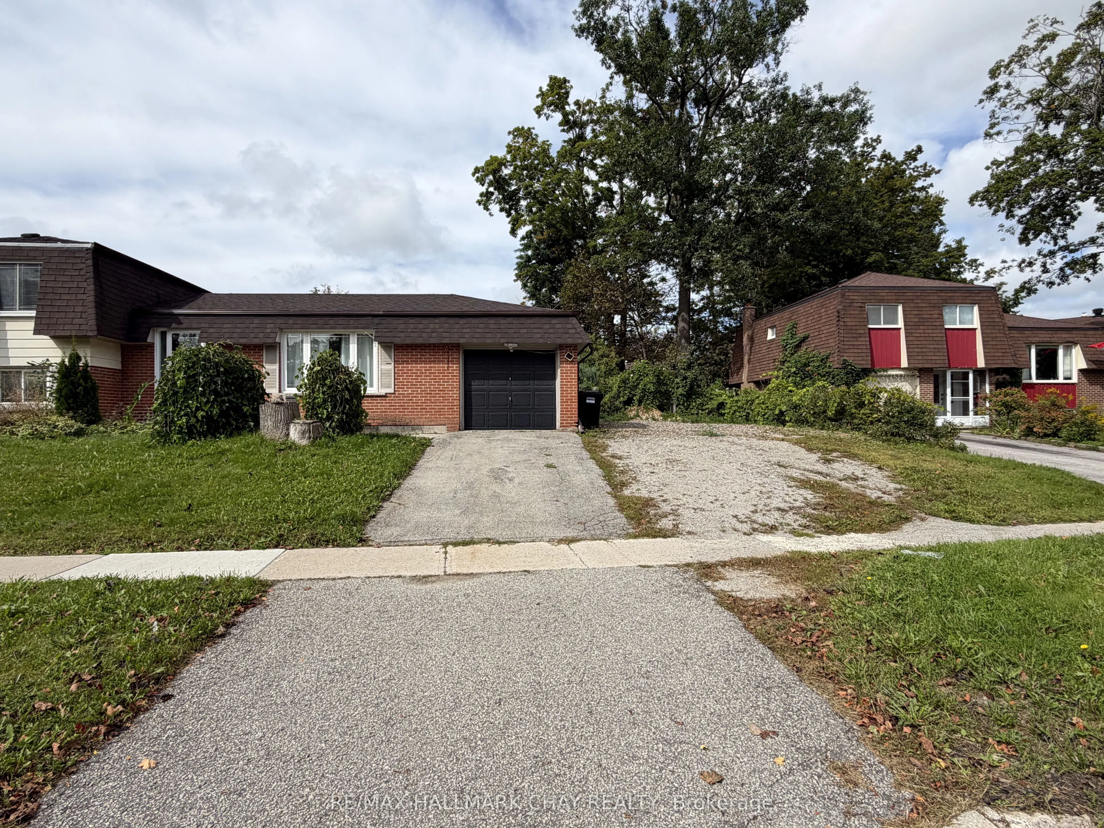2 BIRCHWOOD Drive