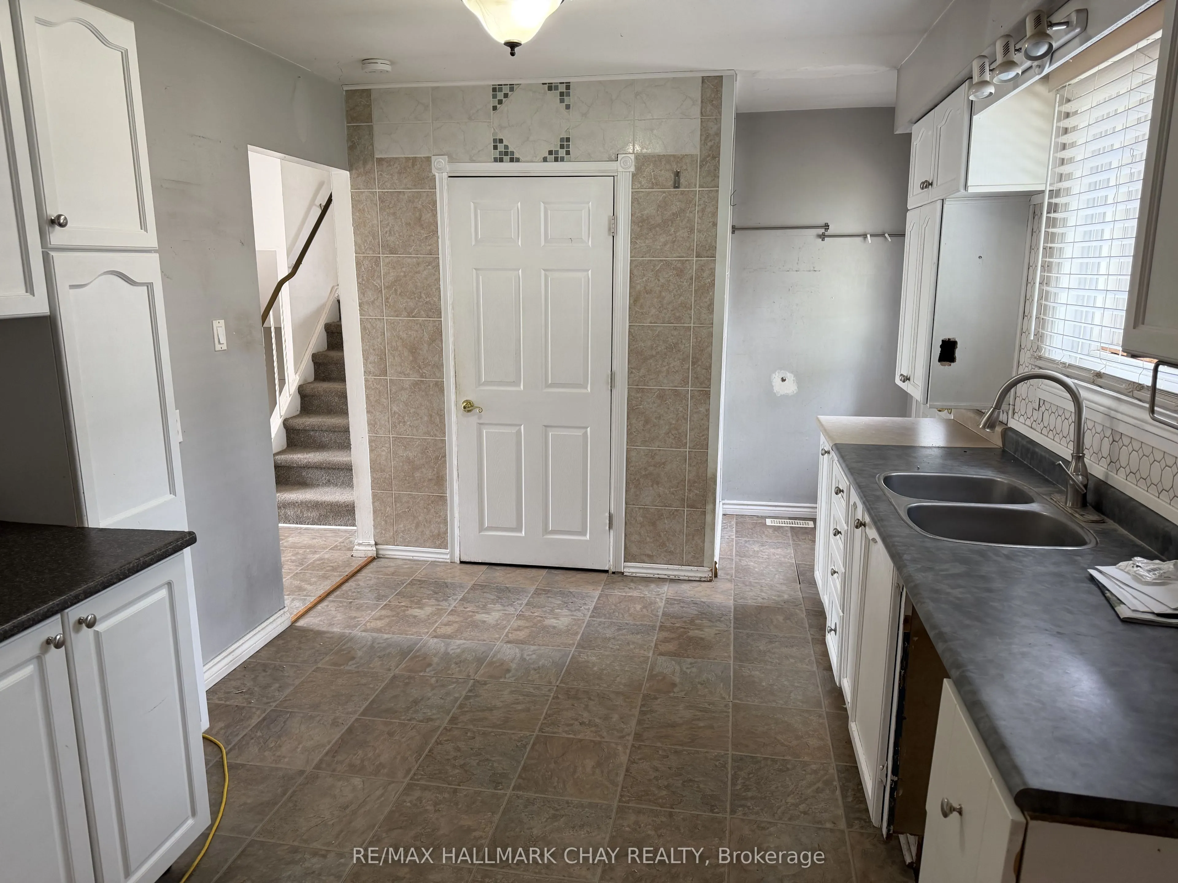 2 BIRCHWOOD Drive