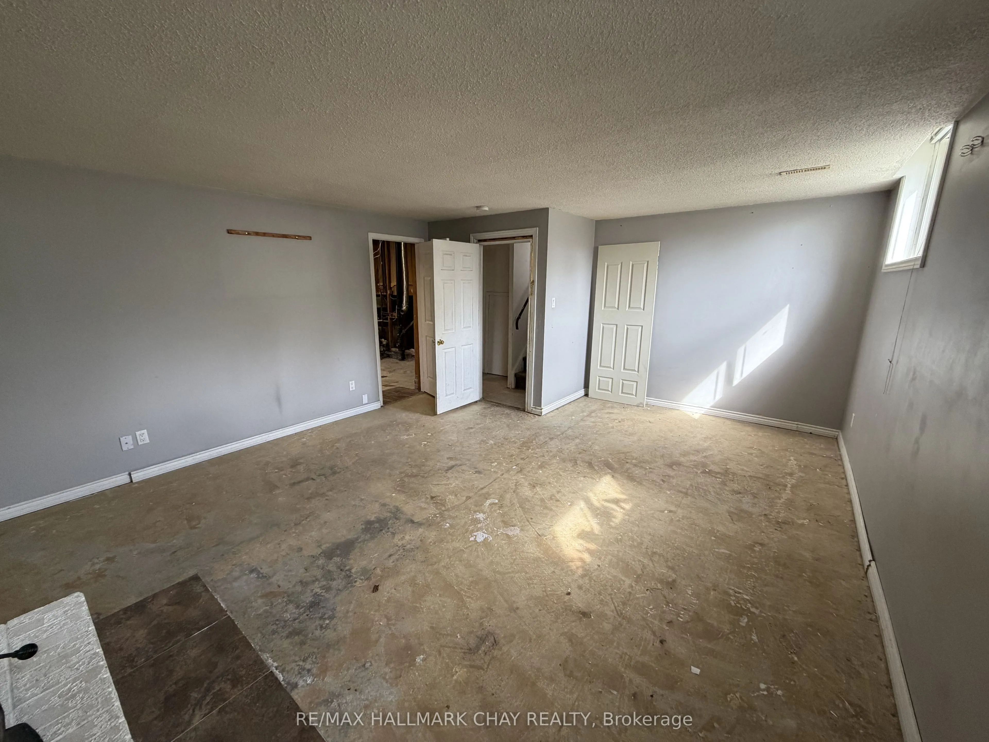 2 BIRCHWOOD Drive