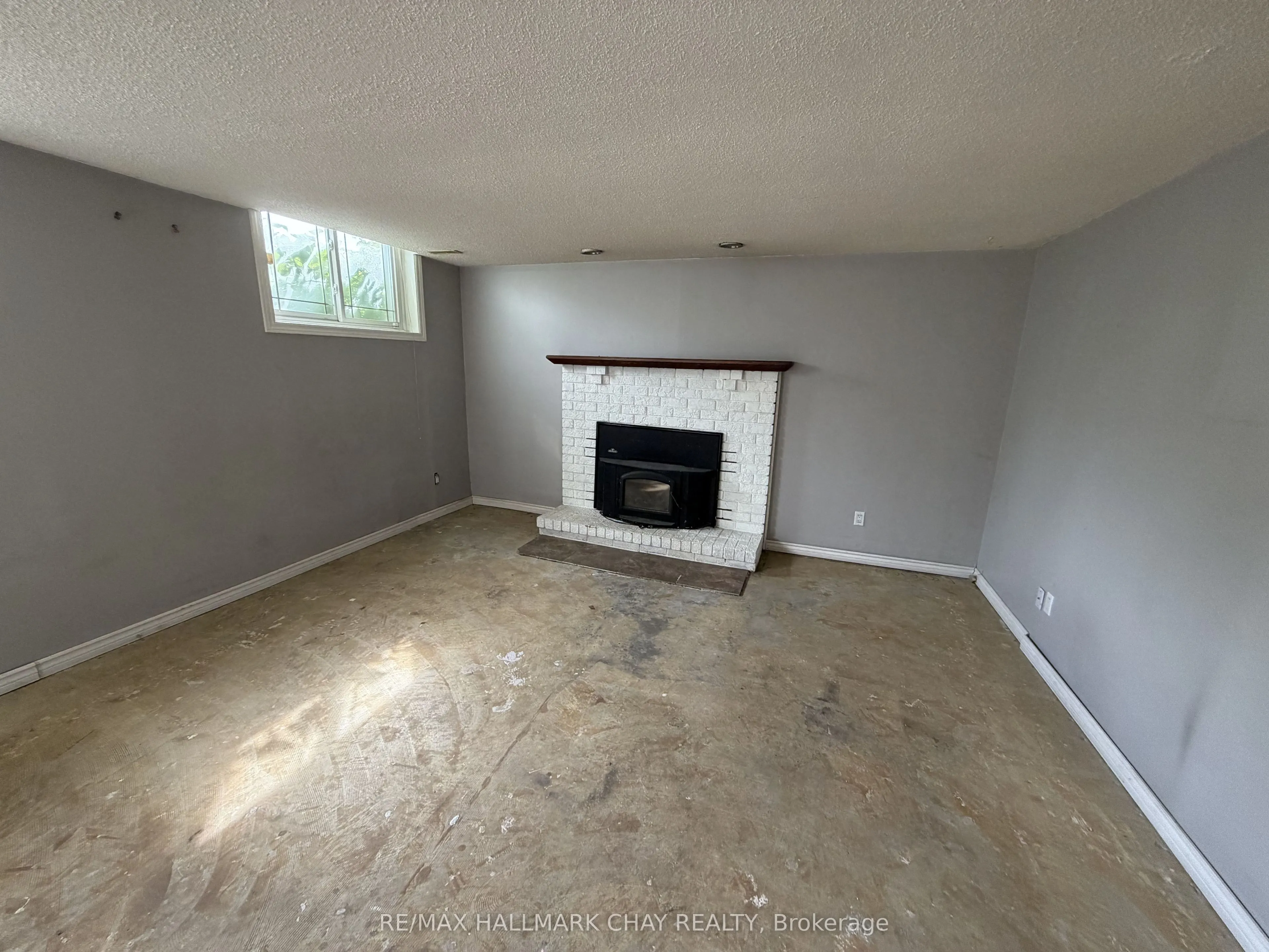 2 BIRCHWOOD Drive
