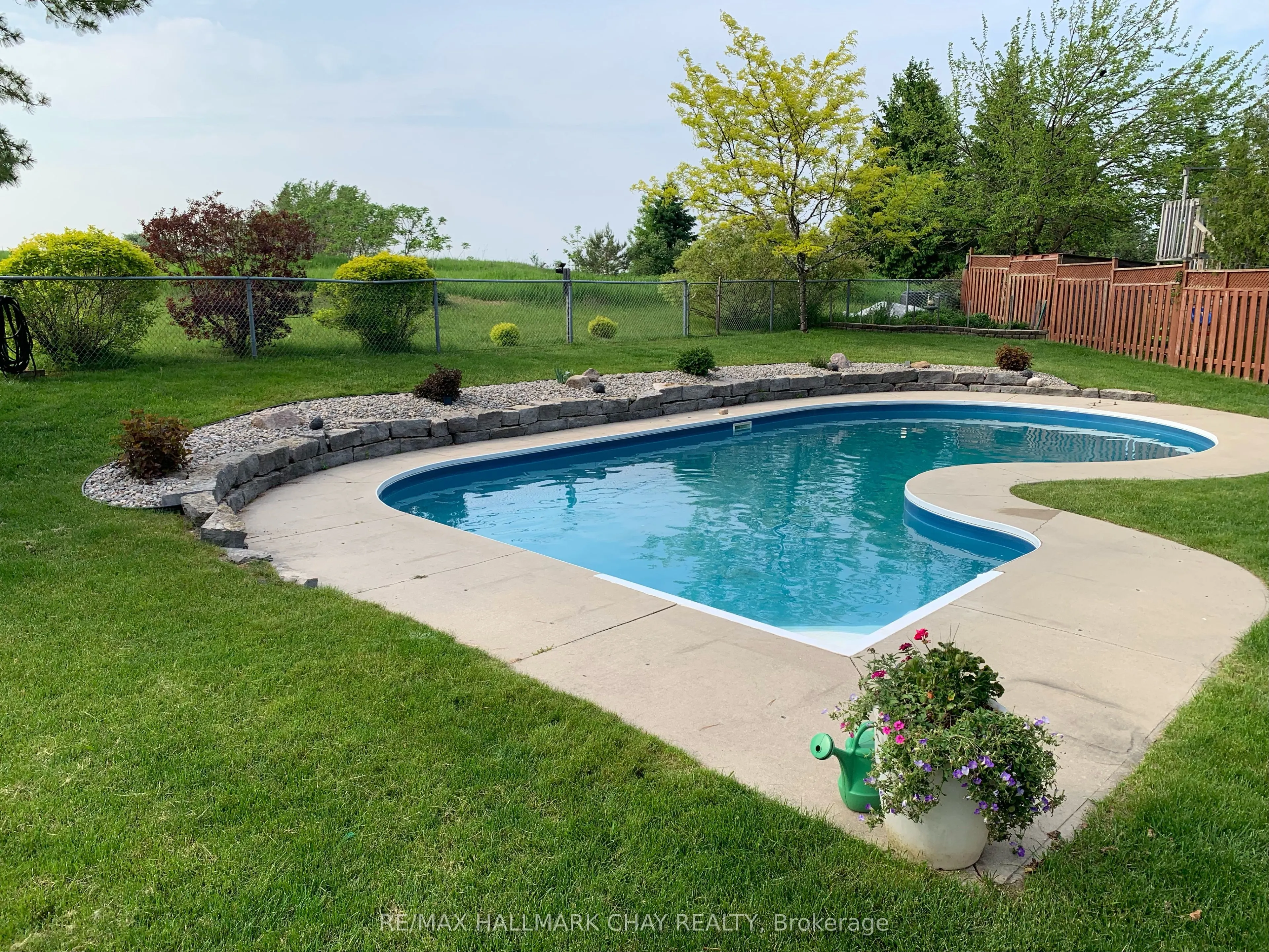 35 Grasett Crescent