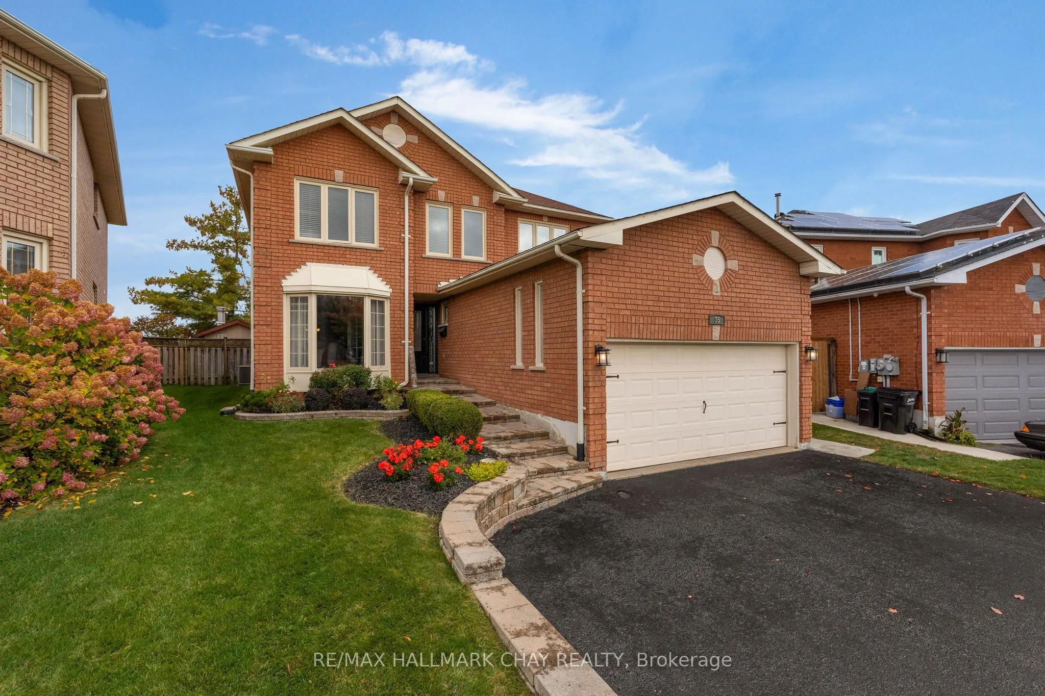 35 Grasett Crescent